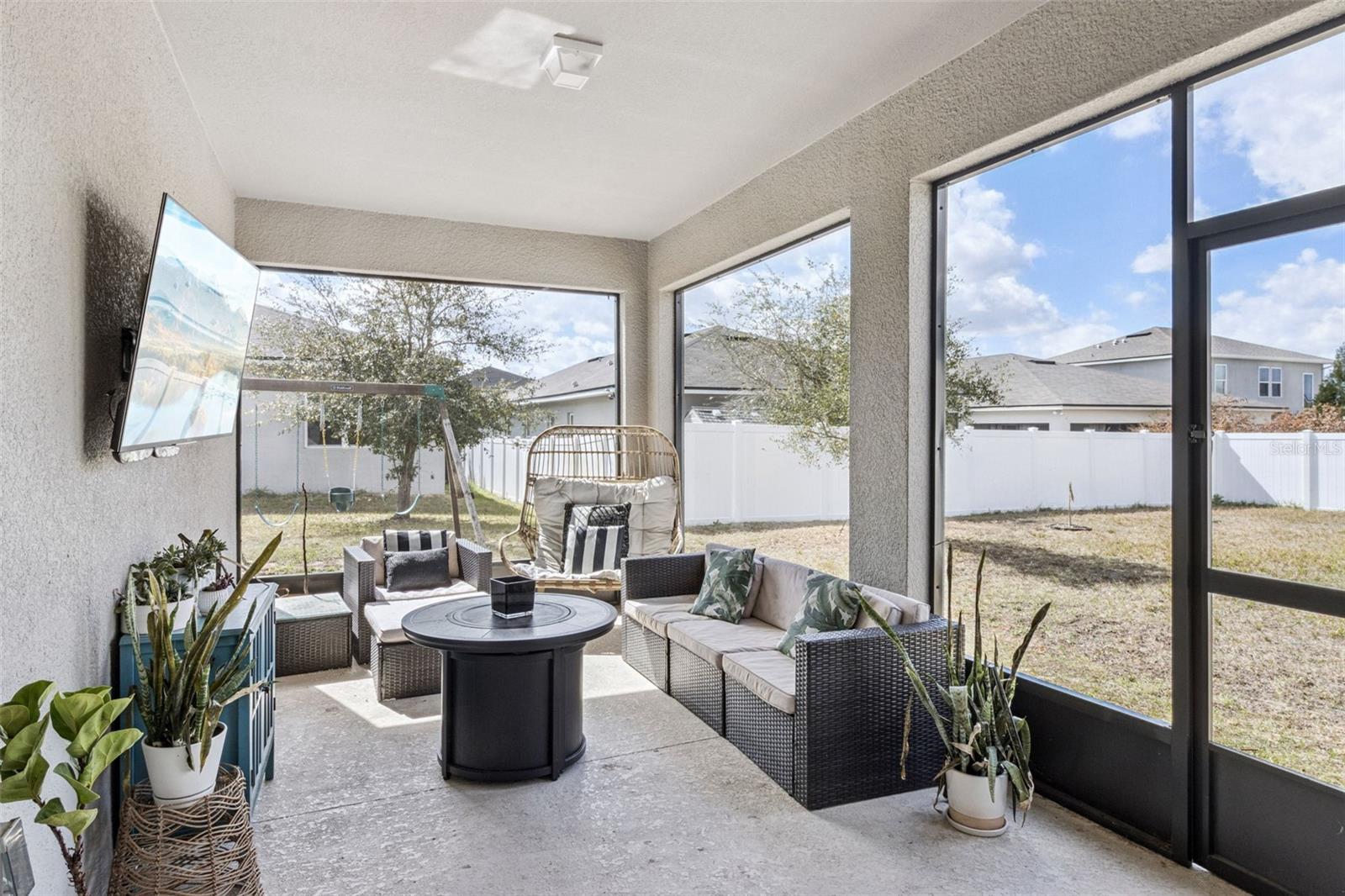 Image 16 of 35 For 303 Buchannan Drive