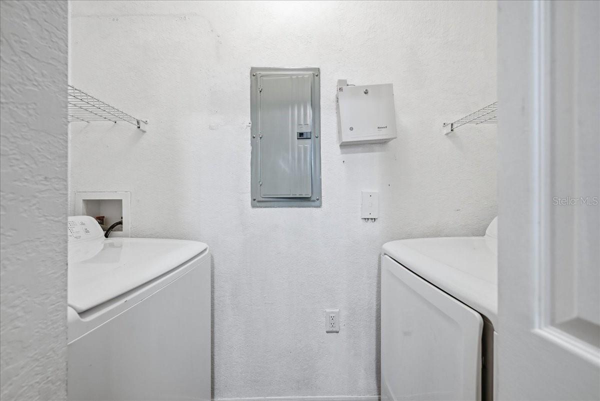 Image 12 of 29 For 6141 Metrowest Boulevard 207