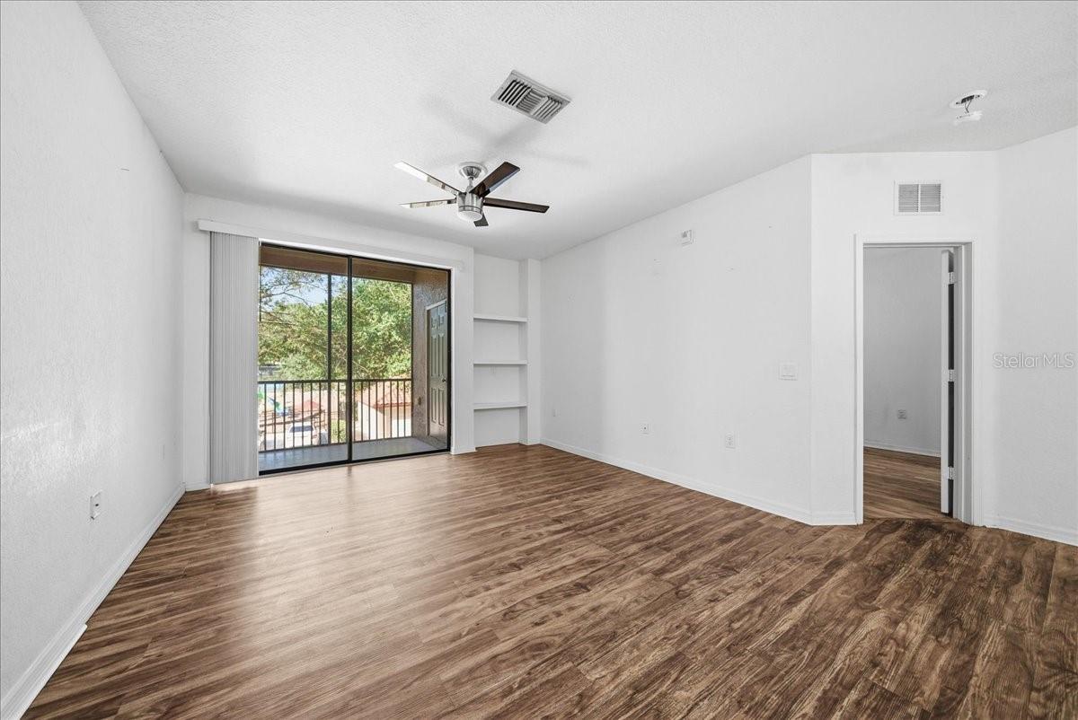 Image 13 of 29 For 6141 Metrowest Boulevard 207