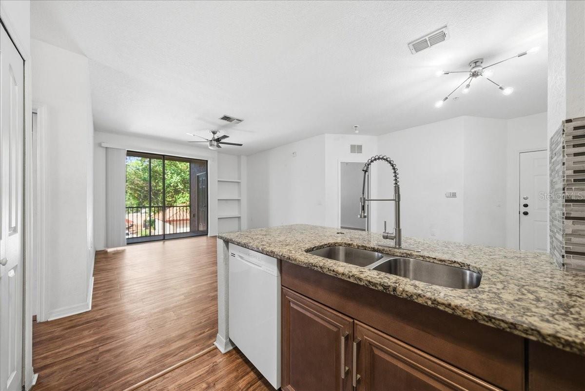 Image 7 of 29 For 6141 Metrowest Boulevard 207