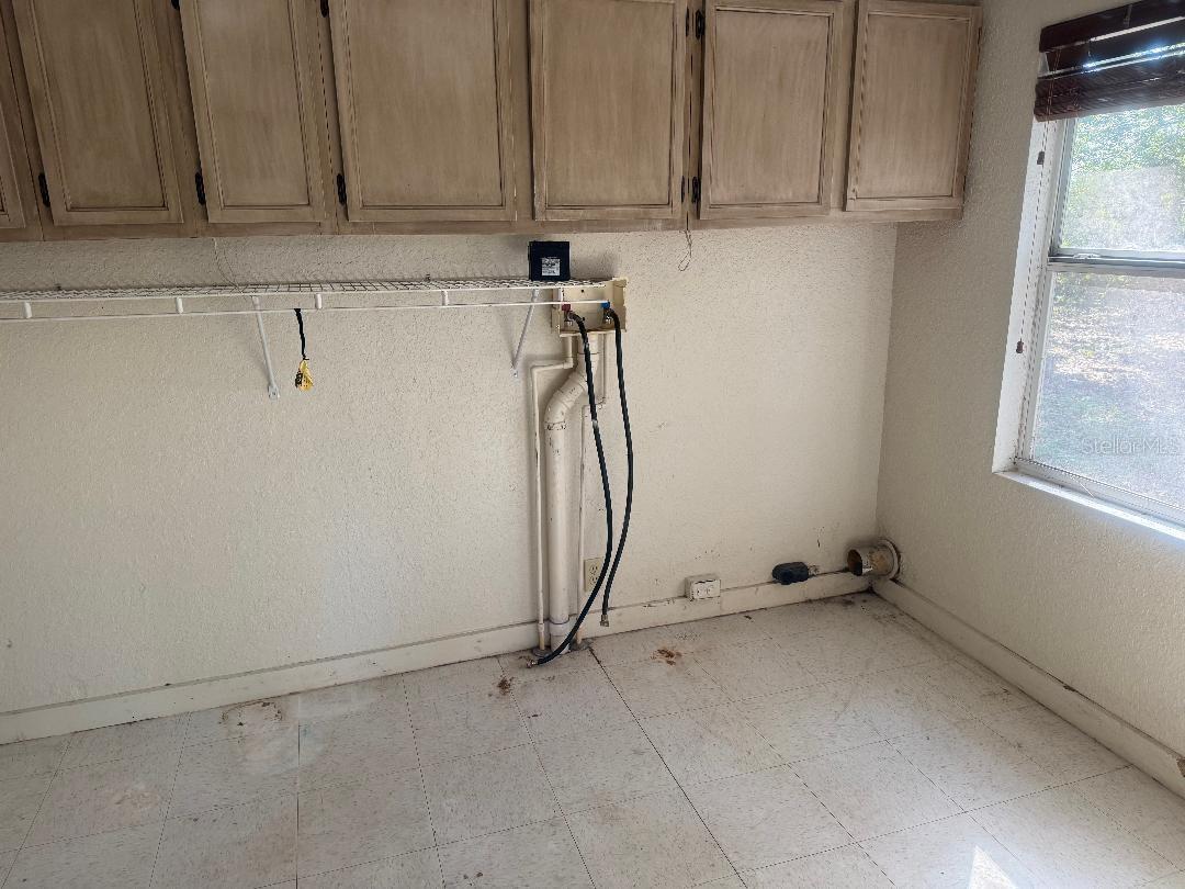 Image 5 of 25 For 7700 Bates Road