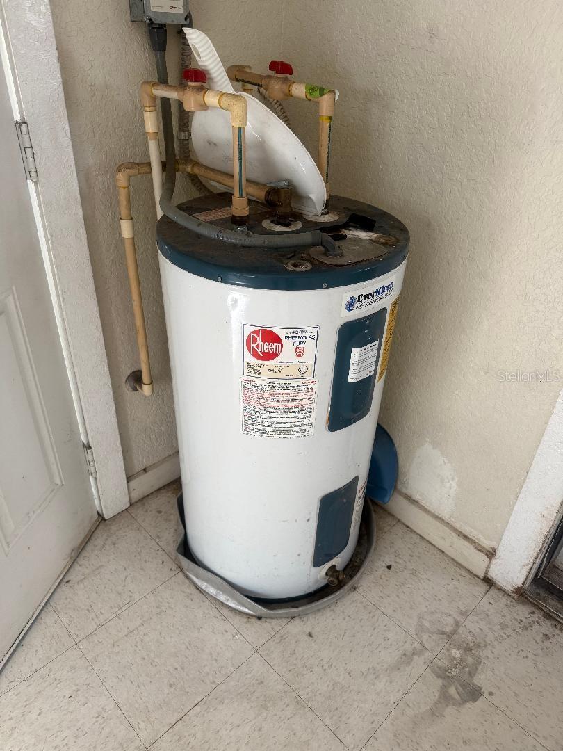 Image 8 of 25 For 7700 Bates Road