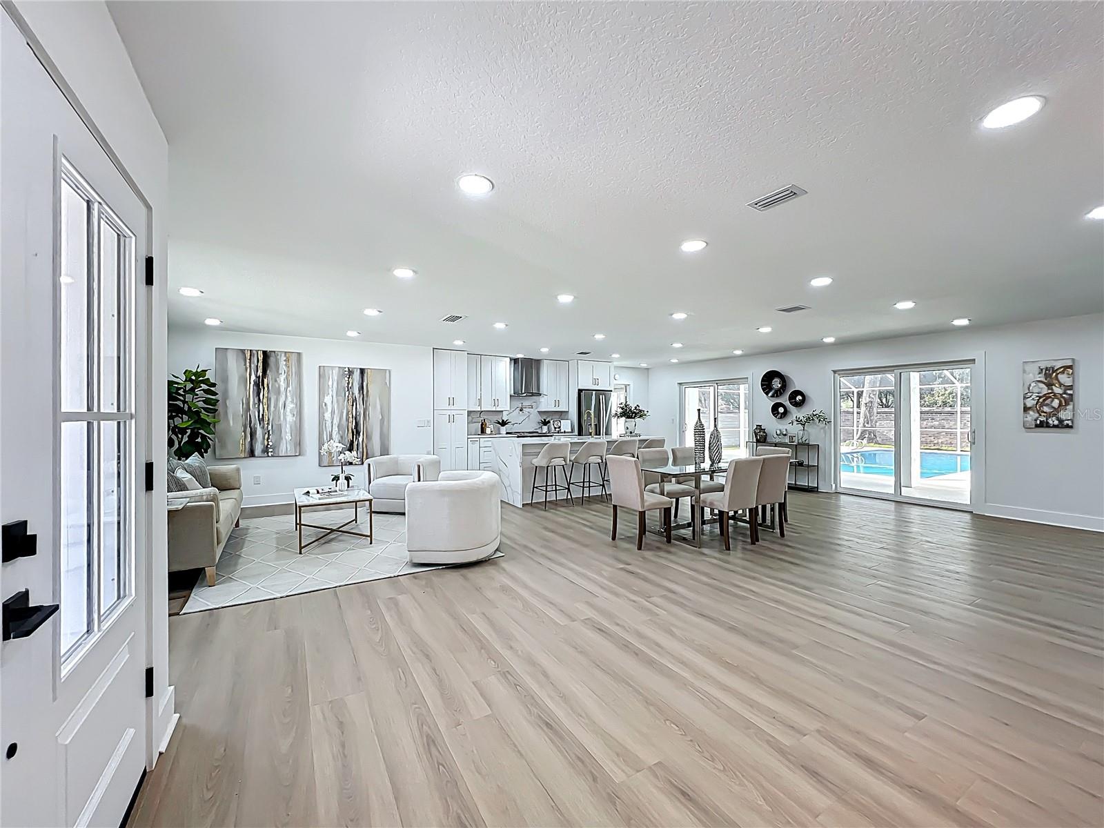 Image 11 of 94 For 351 White Oak Circle