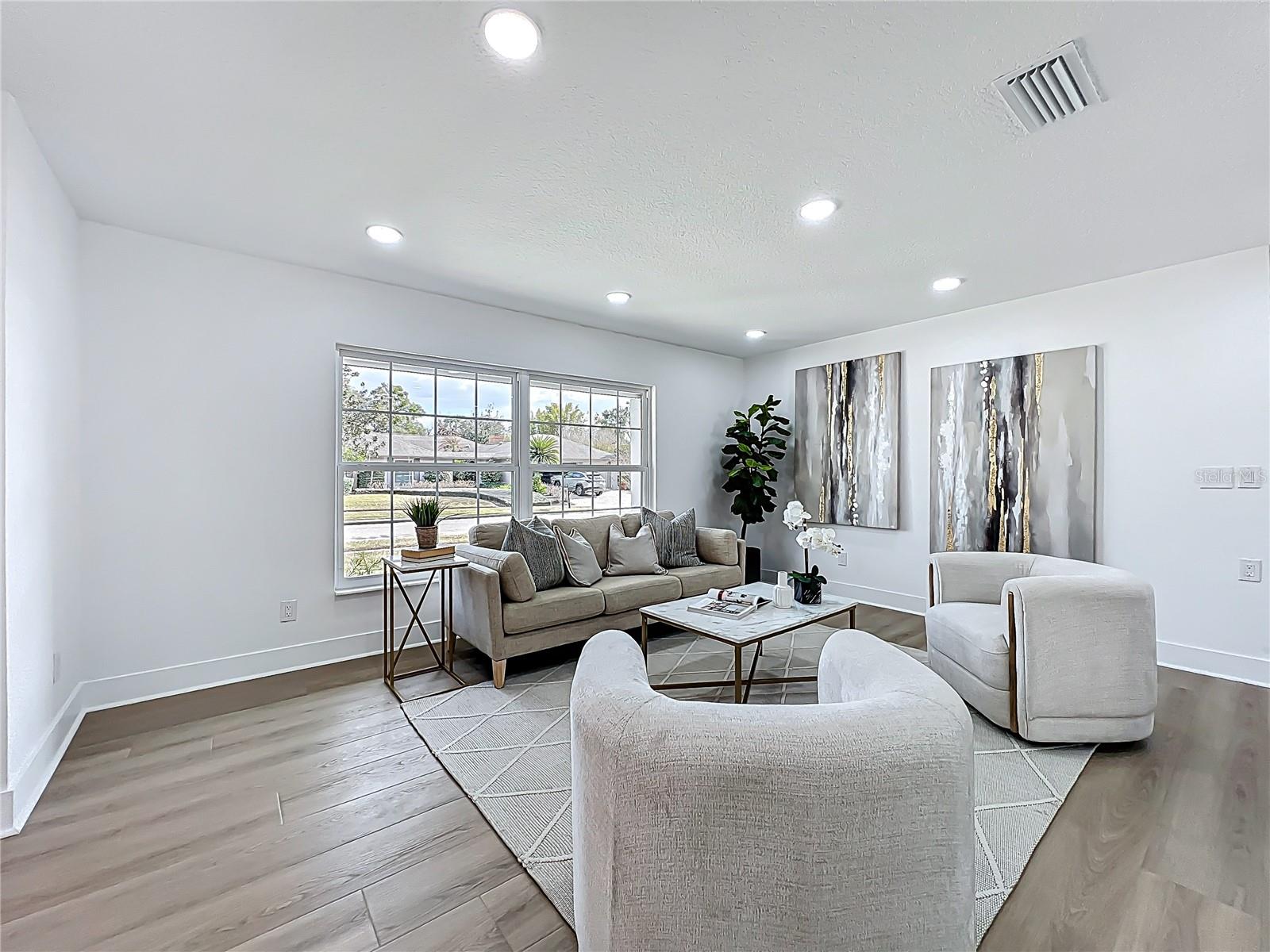 Image 16 of 94 For 351 White Oak Circle