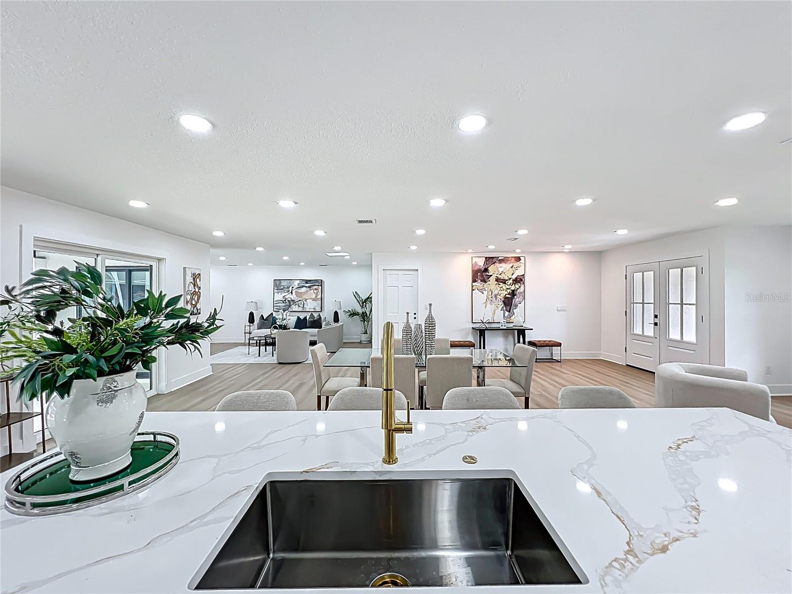 Image 24 of 94 For 351 White Oak Circle