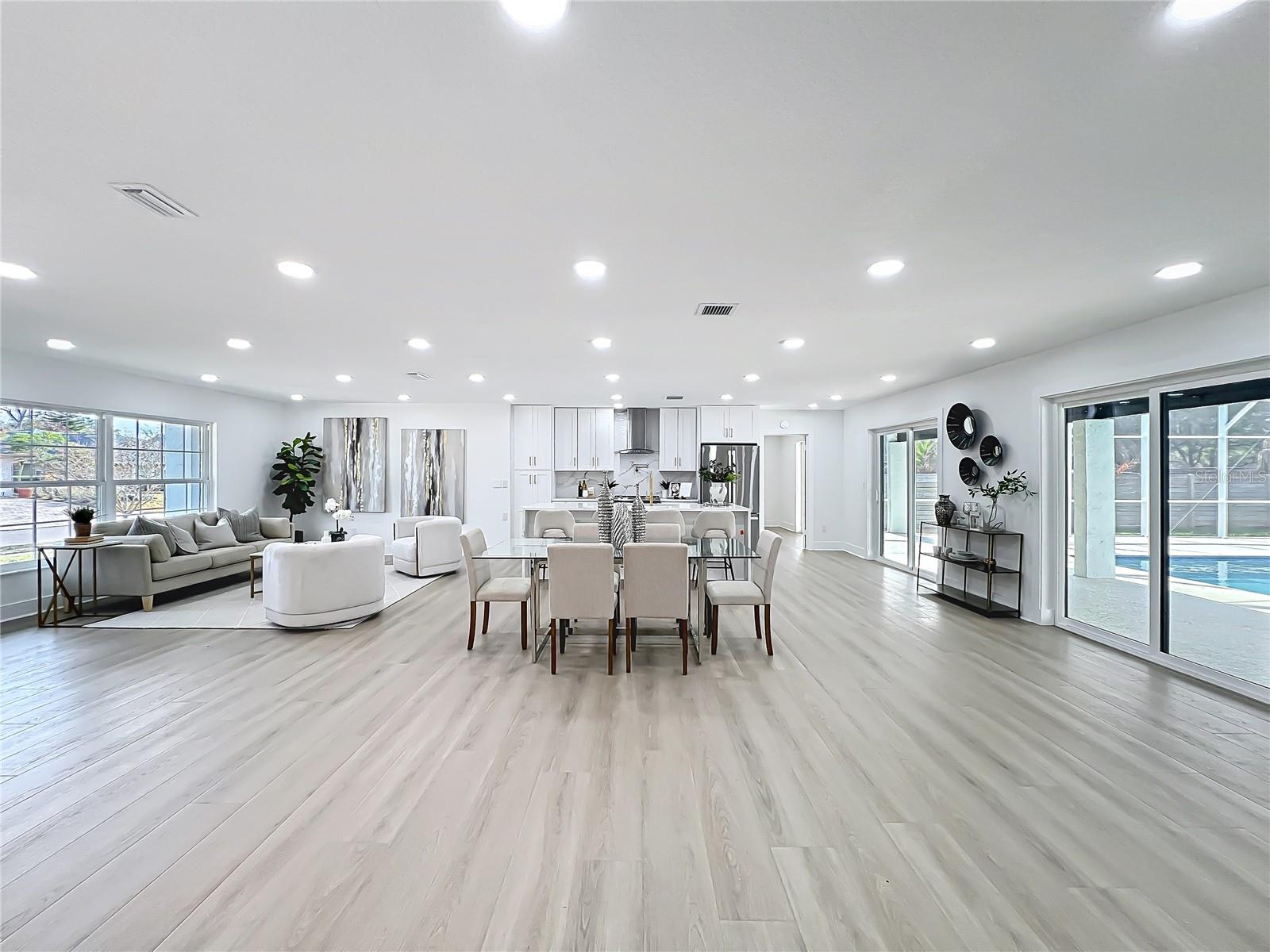 Image 33 of 94 For 351 White Oak Circle