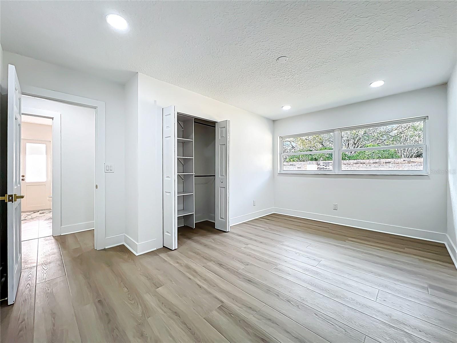 Image 45 of 94 For 351 White Oak Circle