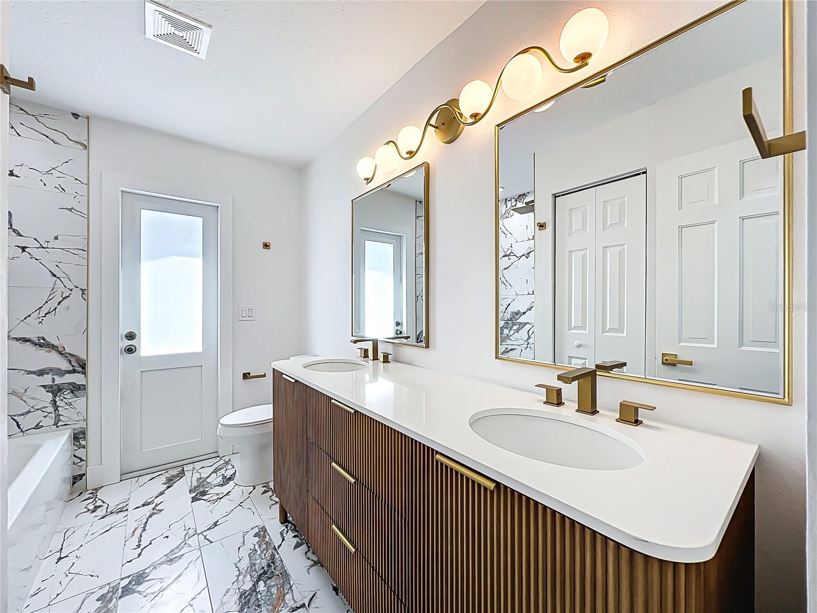 Image 47 of 94 For 351 White Oak Circle