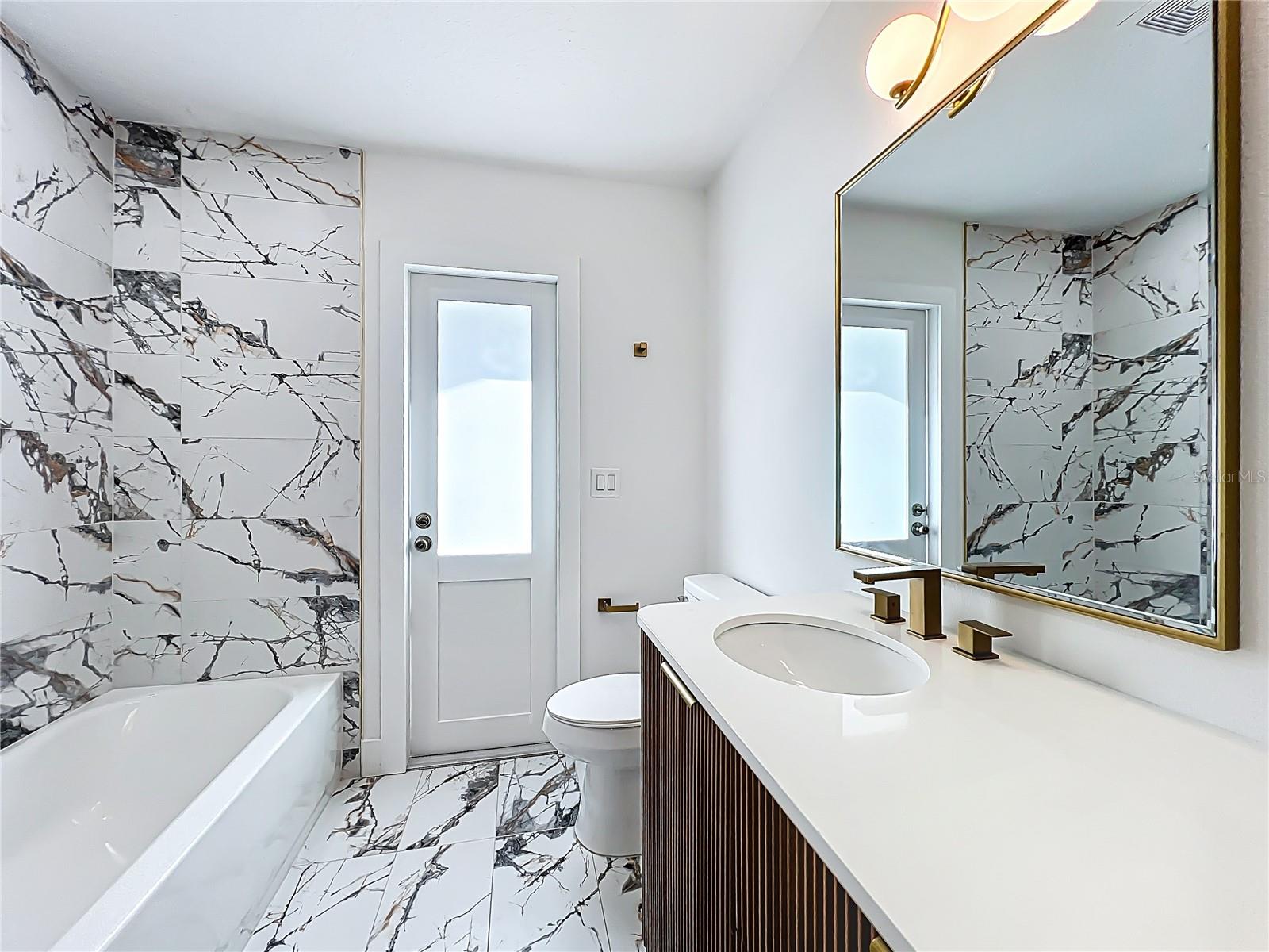 Image 48 of 94 For 351 White Oak Circle