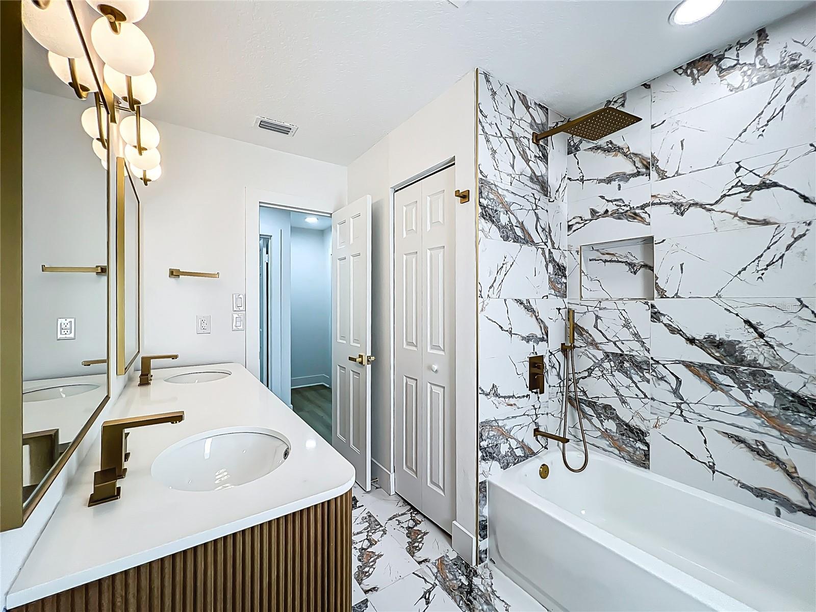 Image 49 of 94 For 351 White Oak Circle