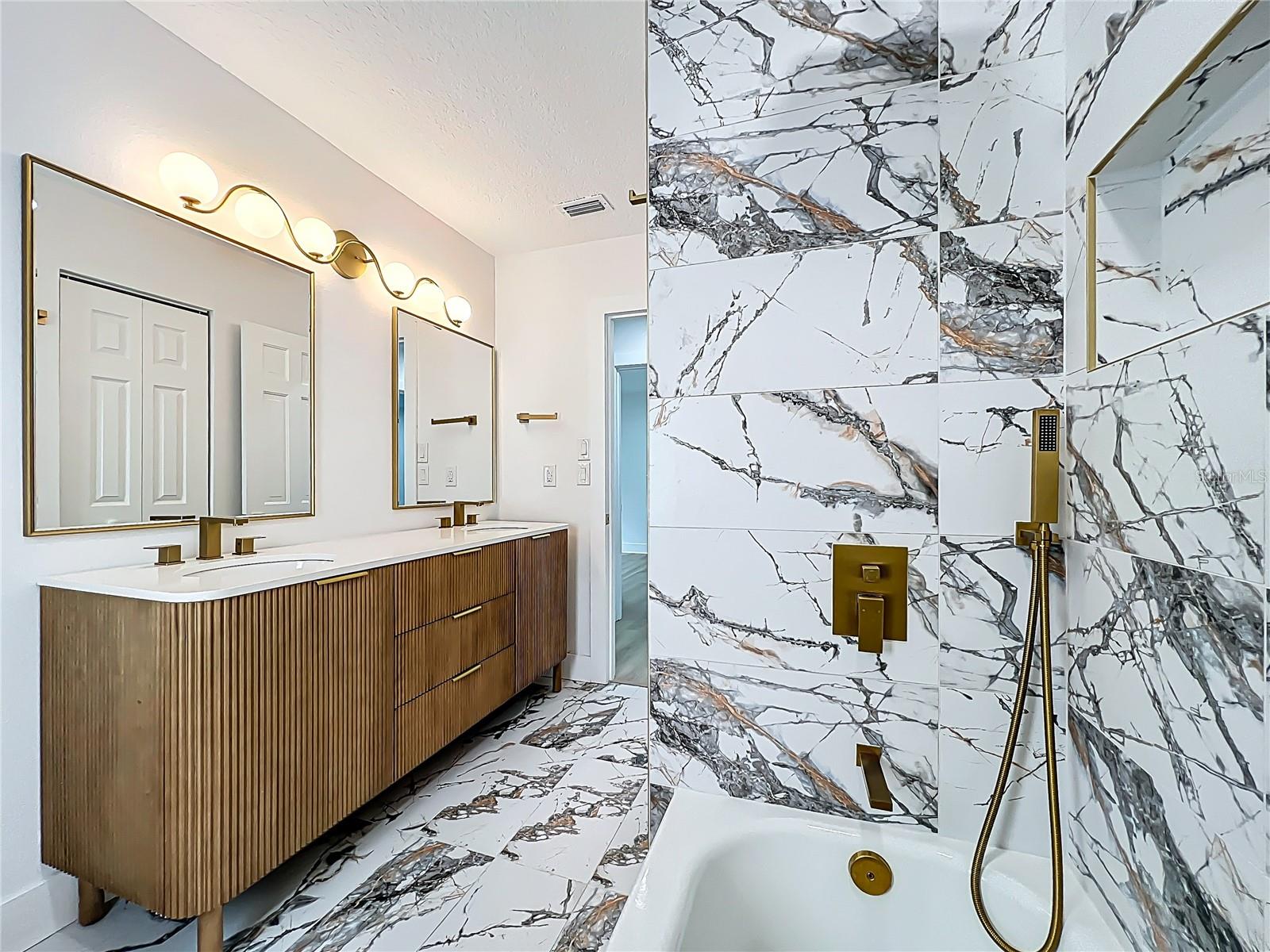 Image 50 of 94 For 351 White Oak Circle