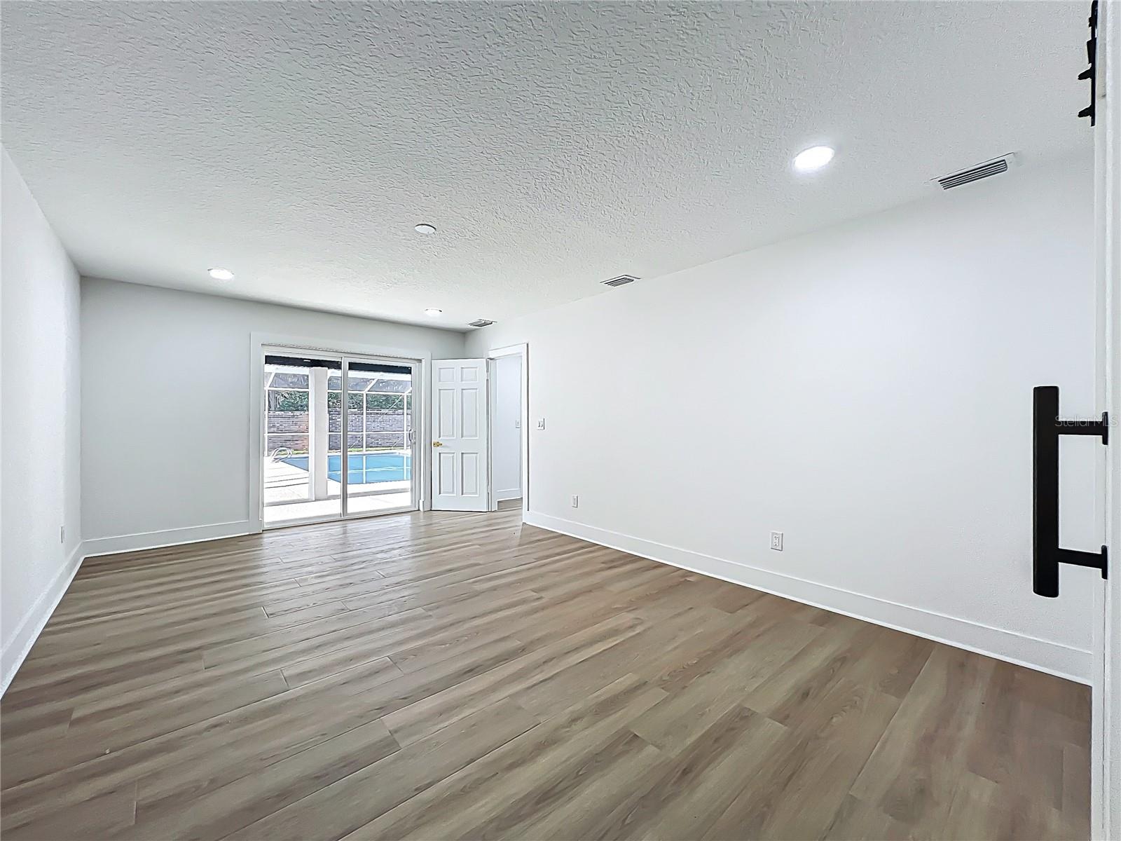 Image 53 of 94 For 351 White Oak Circle