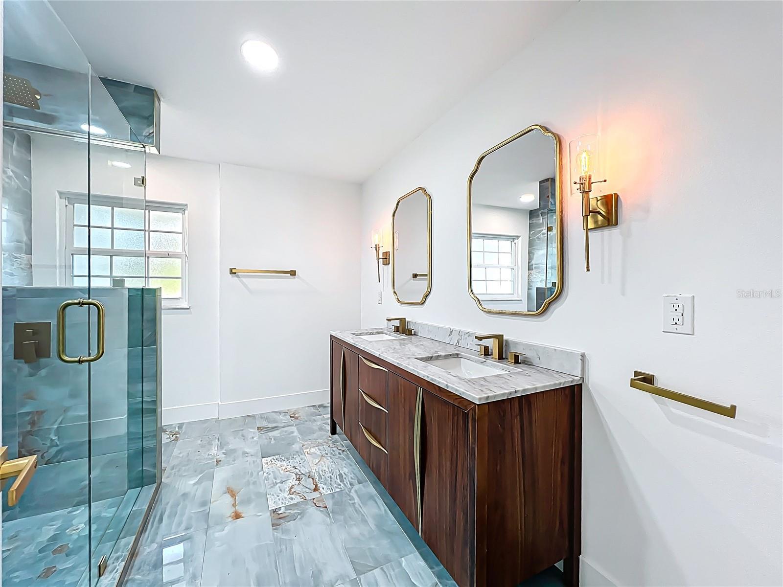 Image 55 of 94 For 351 White Oak Circle