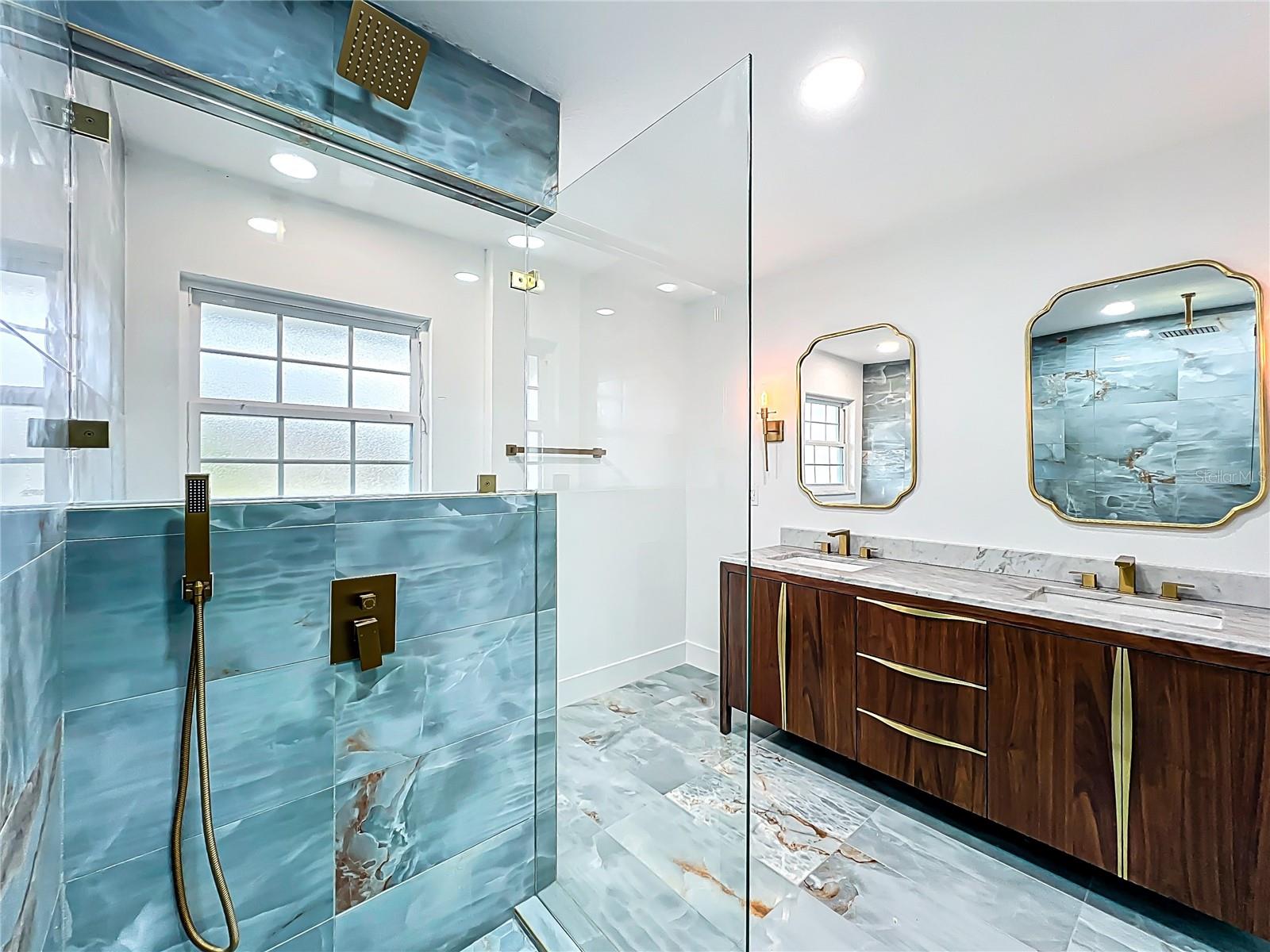 Image 59 of 94 For 351 White Oak Circle