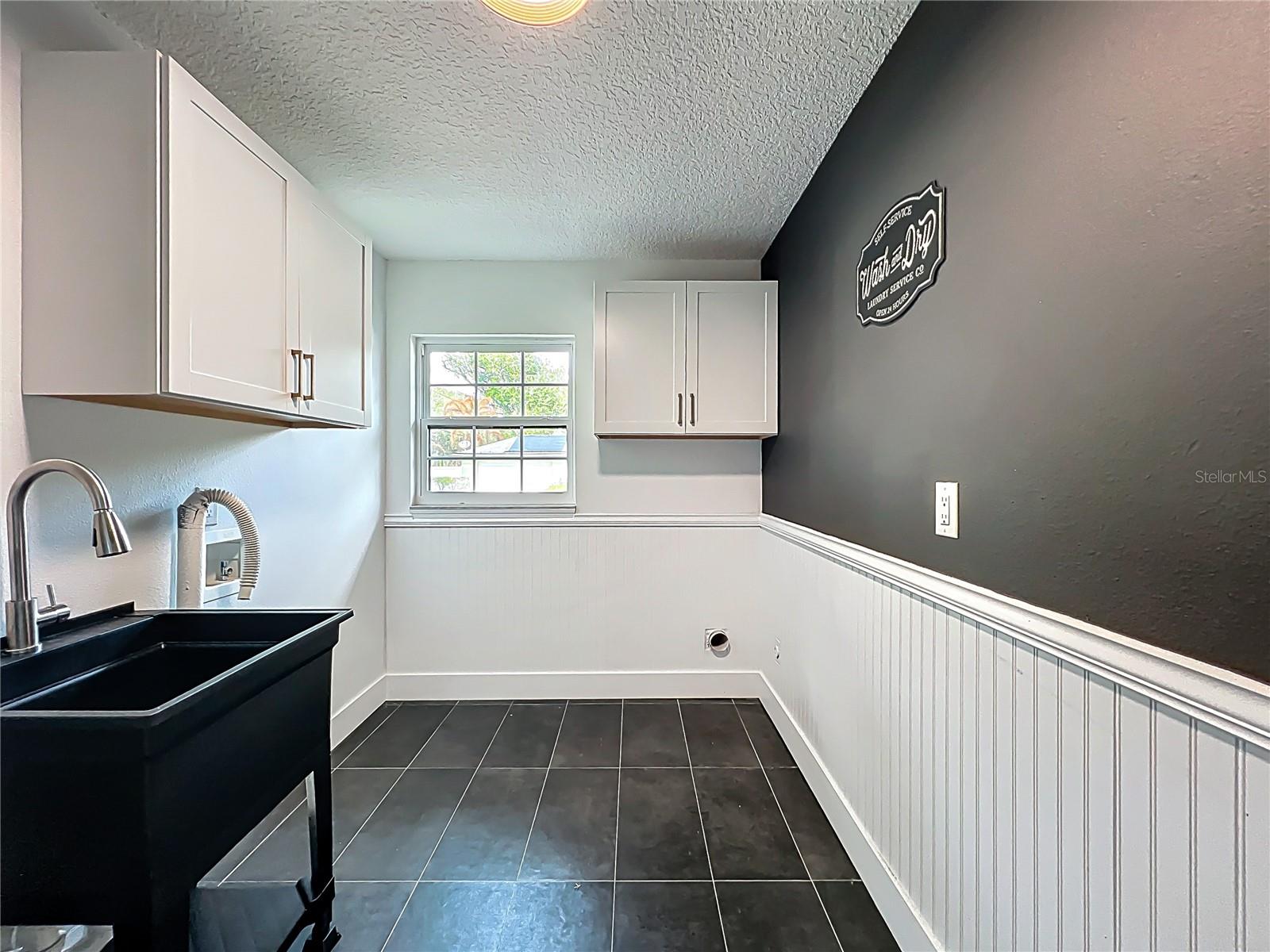 Image 61 of 94 For 351 White Oak Circle