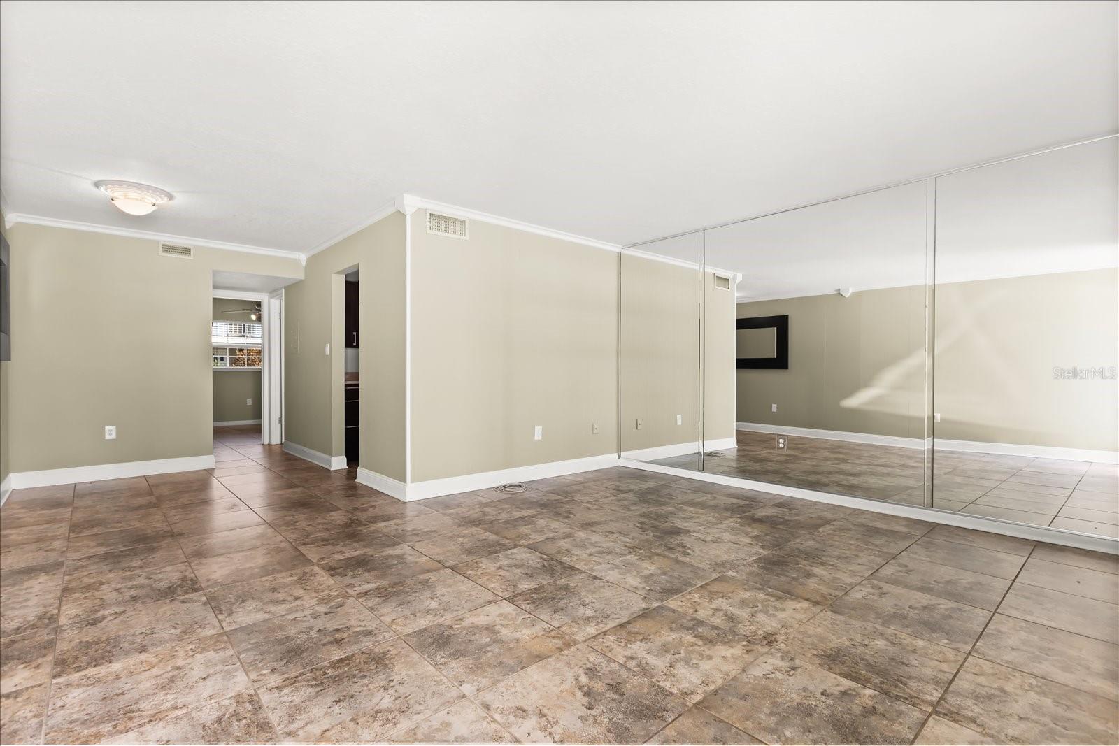 Image 4 of 25 For 2500 Lee Road 122