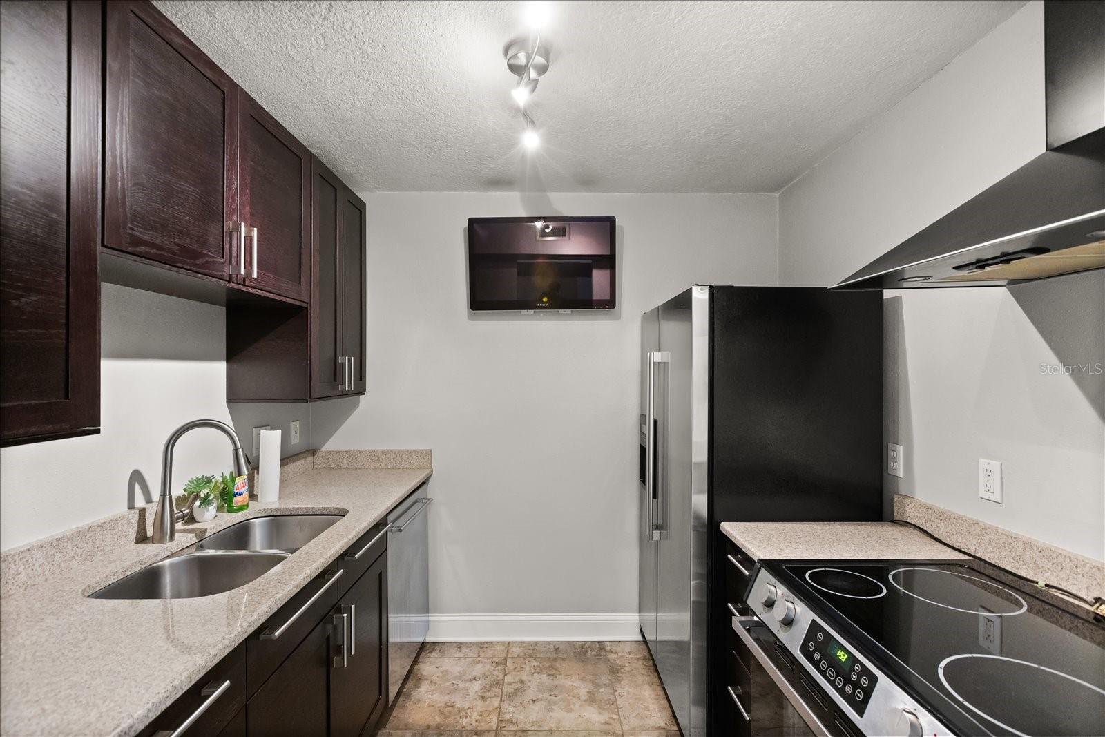 Image 7 of 25 For 2500 Lee Road 122