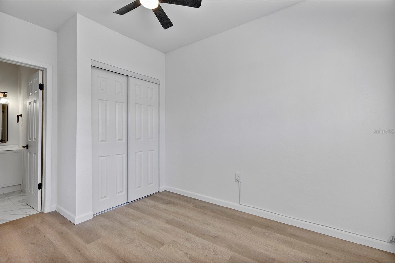 Image 13 of 14 For 734 Thomas Ln  B