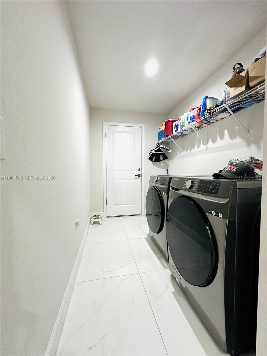 Image 21 of 34 For 1137 4th Place