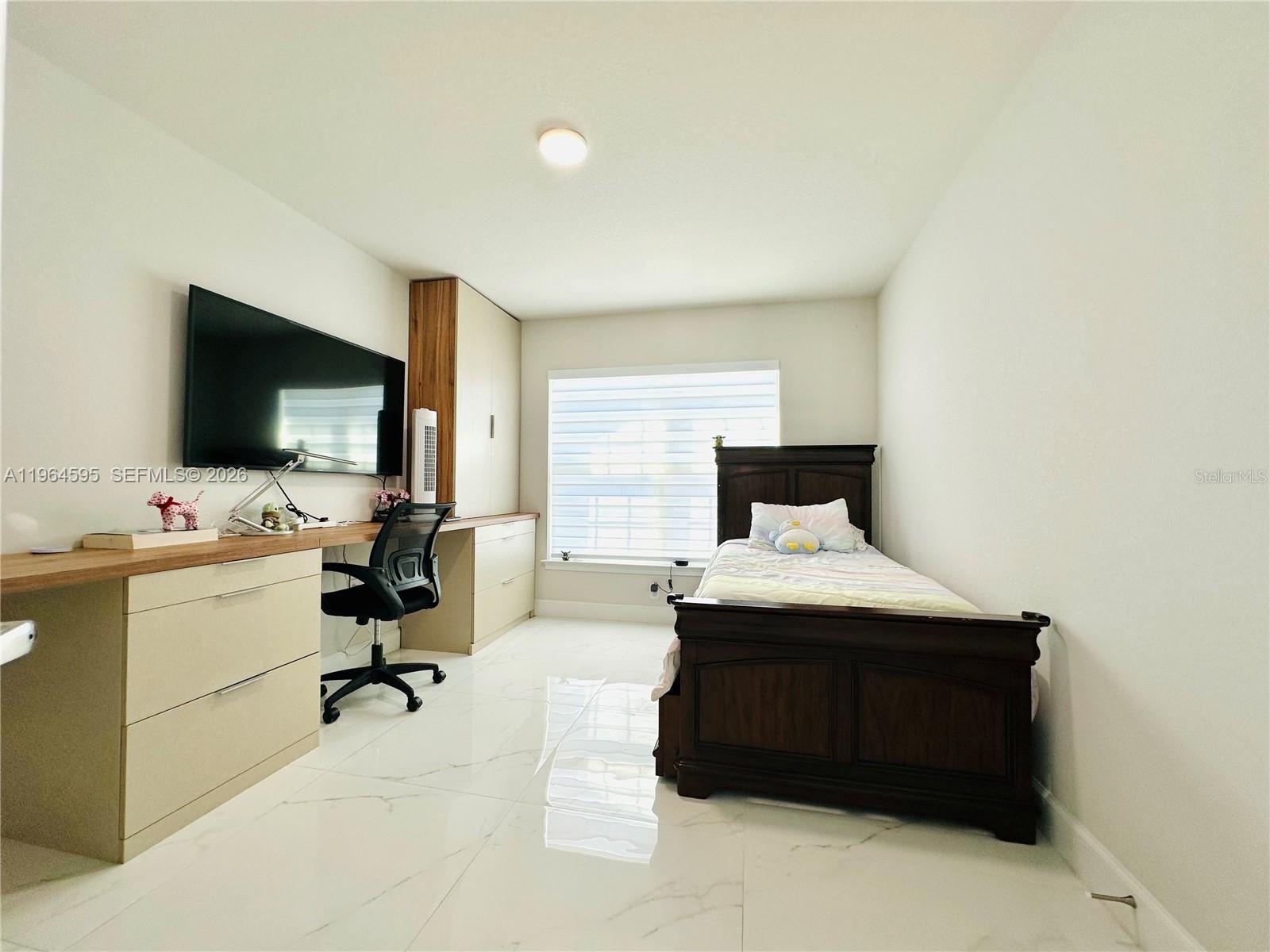 Image 5 of 34 For 1137 4th Place