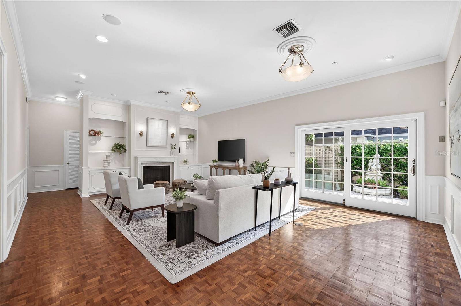 Image 10 of 35 For 925 Ashington Place 3