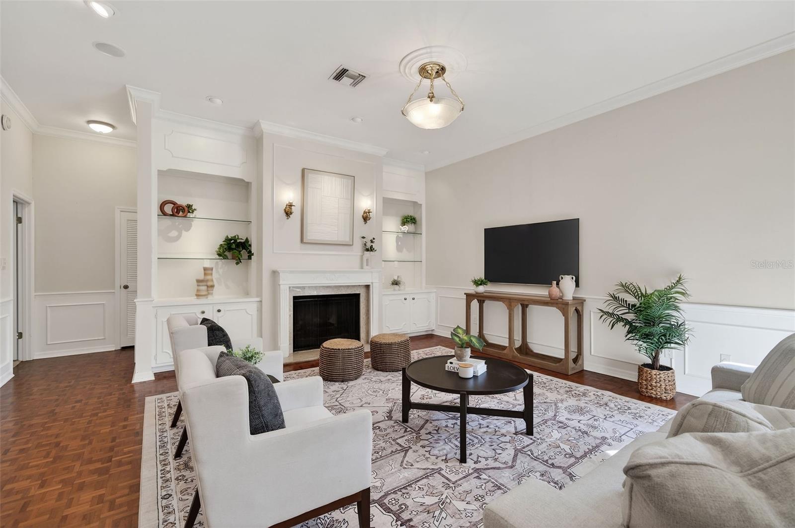 Image 11 of 35 For 925 Ashington Place 3