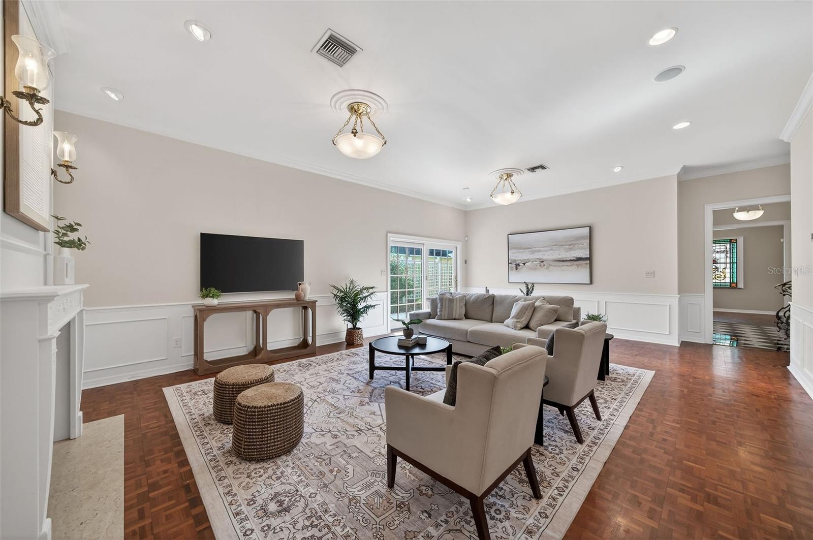 Image 12 of 35 For 925 Ashington Place 3