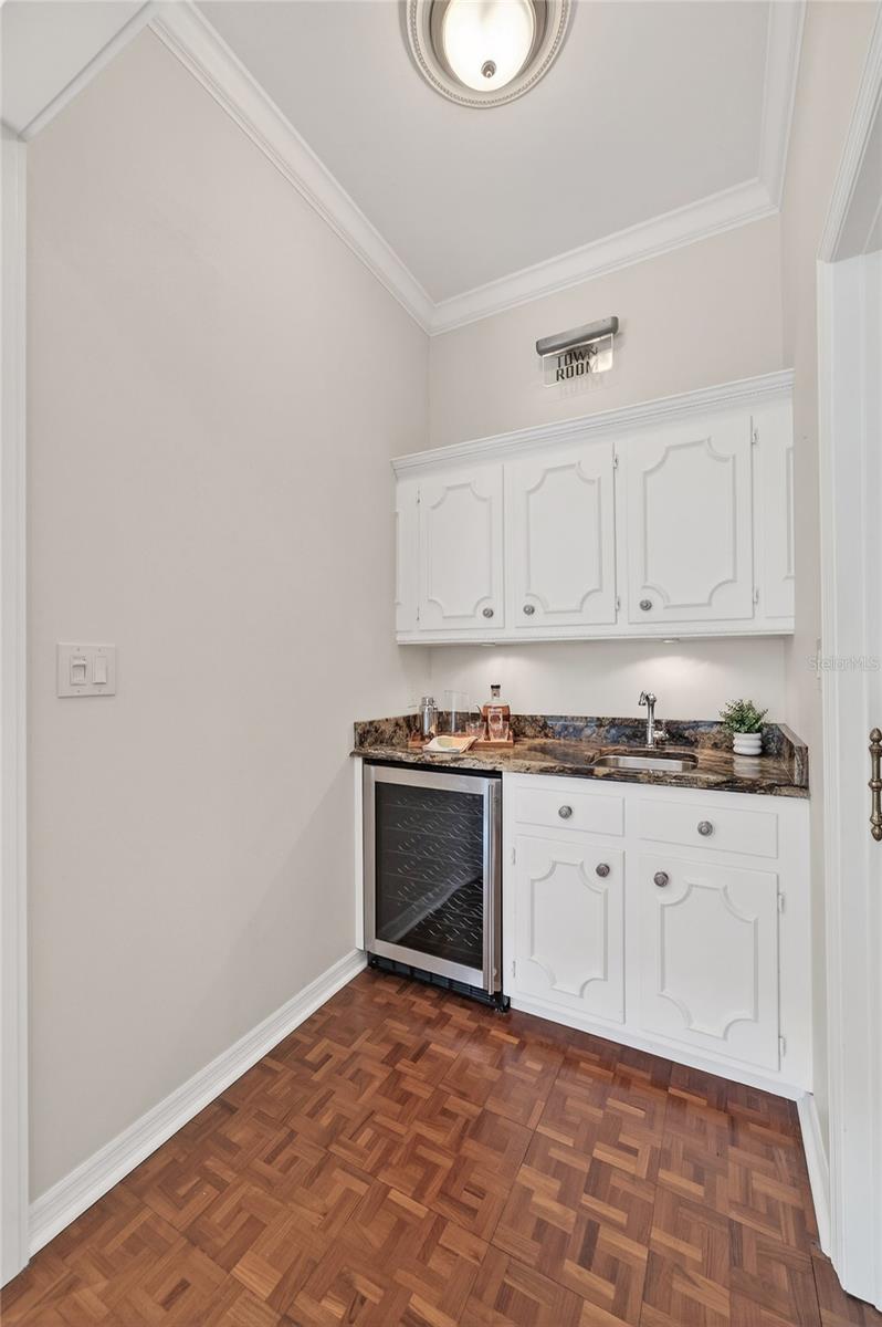 Image 15 of 35 For 925 Ashington Place 3