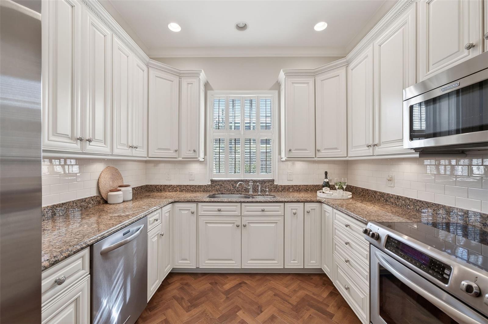 Image 20 of 35 For 925 Ashington Place 3