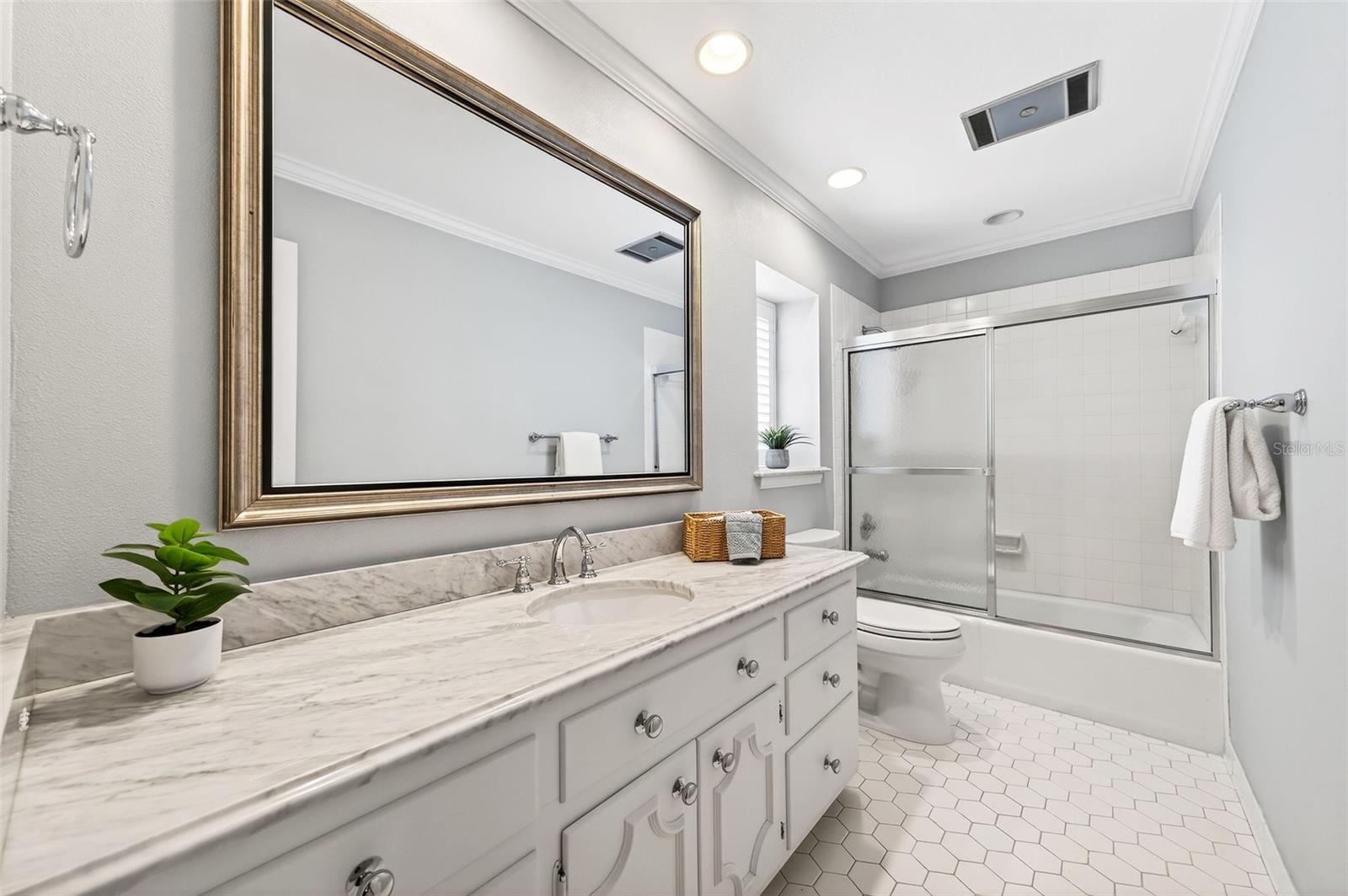 Image 28 of 35 For 925 Ashington Place 3