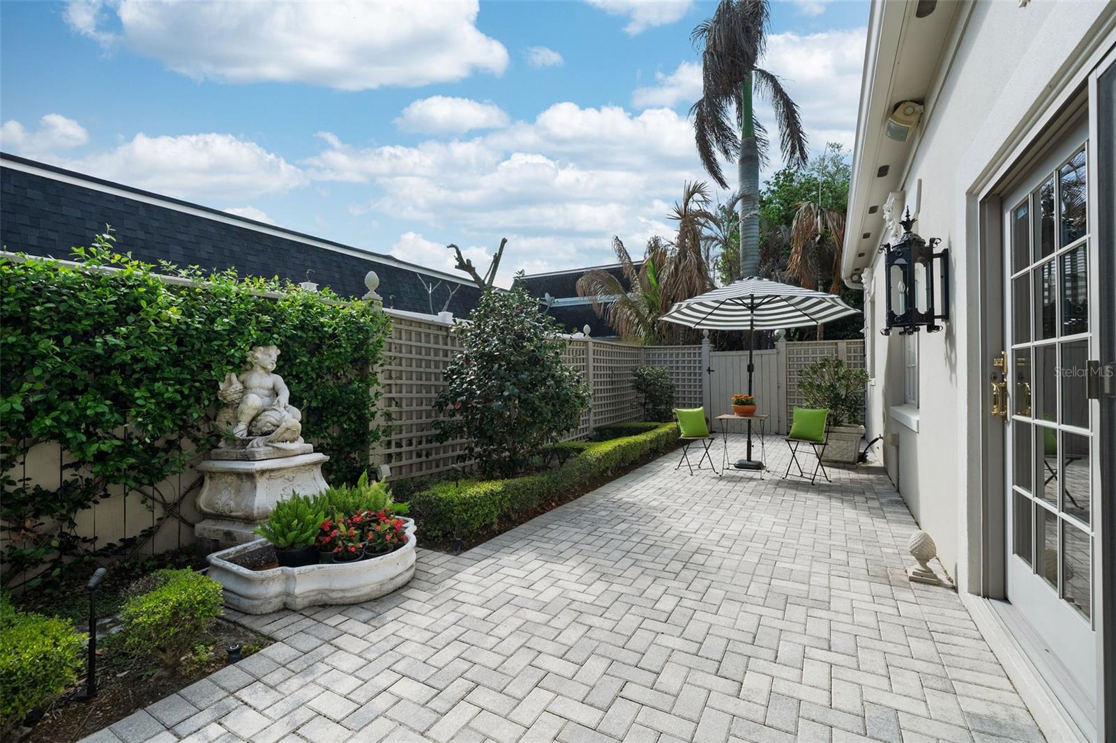 Image 30 of 35 For 925 Ashington Place 3