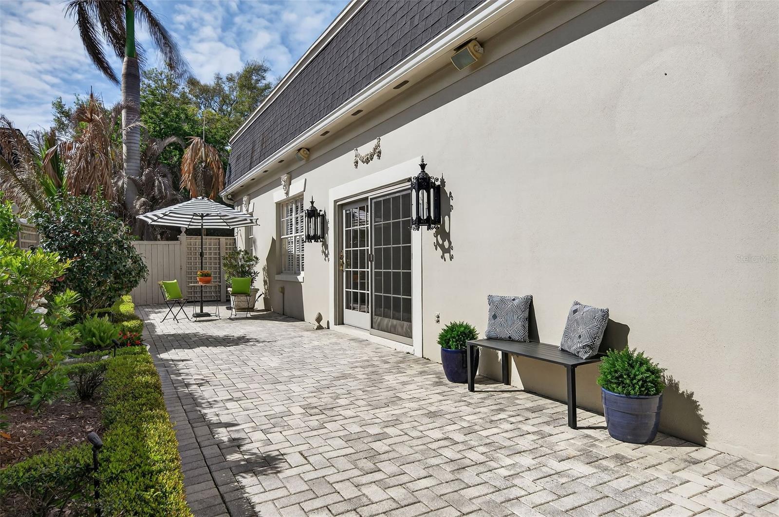 Image 32 of 35 For 925 Ashington Place 3