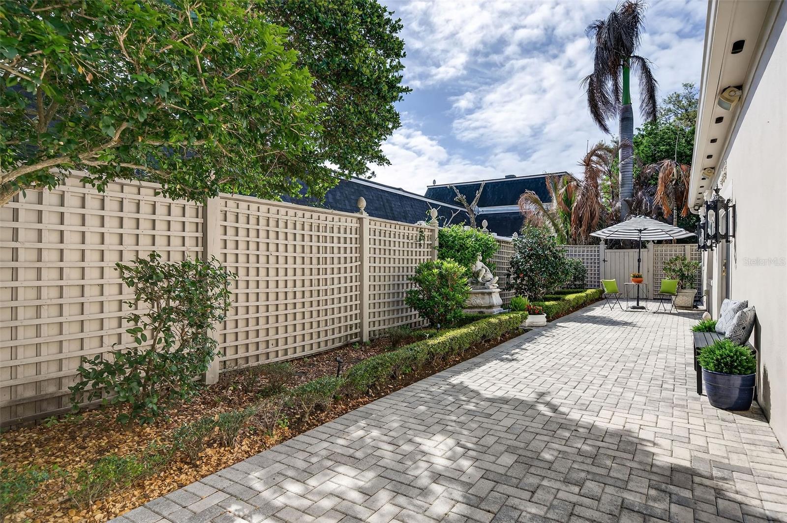 Image 33 of 35 For 925 Ashington Place 3