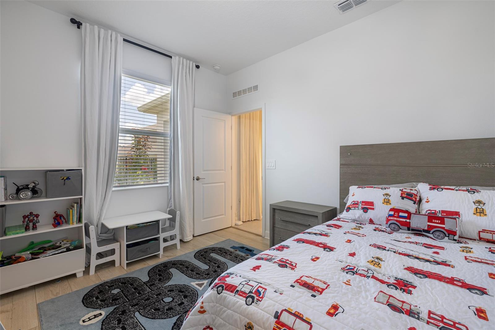 Image 36 of 83 For 4507 Hillingdam Road