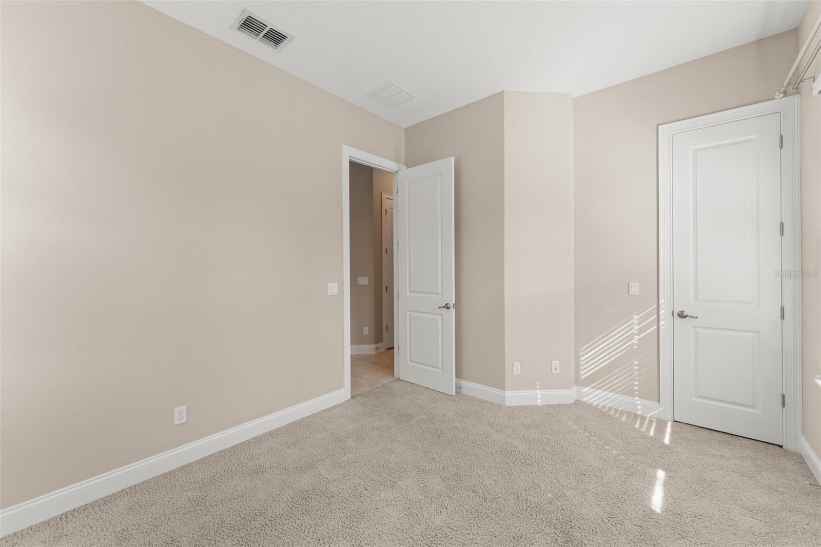 Image 14 of 87 For 13833 Behring Avenue