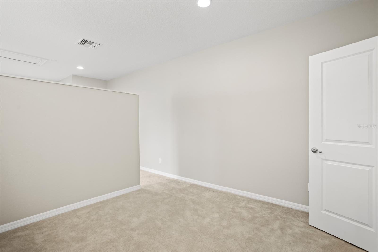 Image 53 of 87 For 13833 Behring Avenue