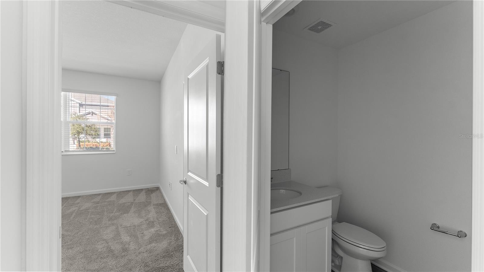 Image 17 of 44 For 13946 Title Way