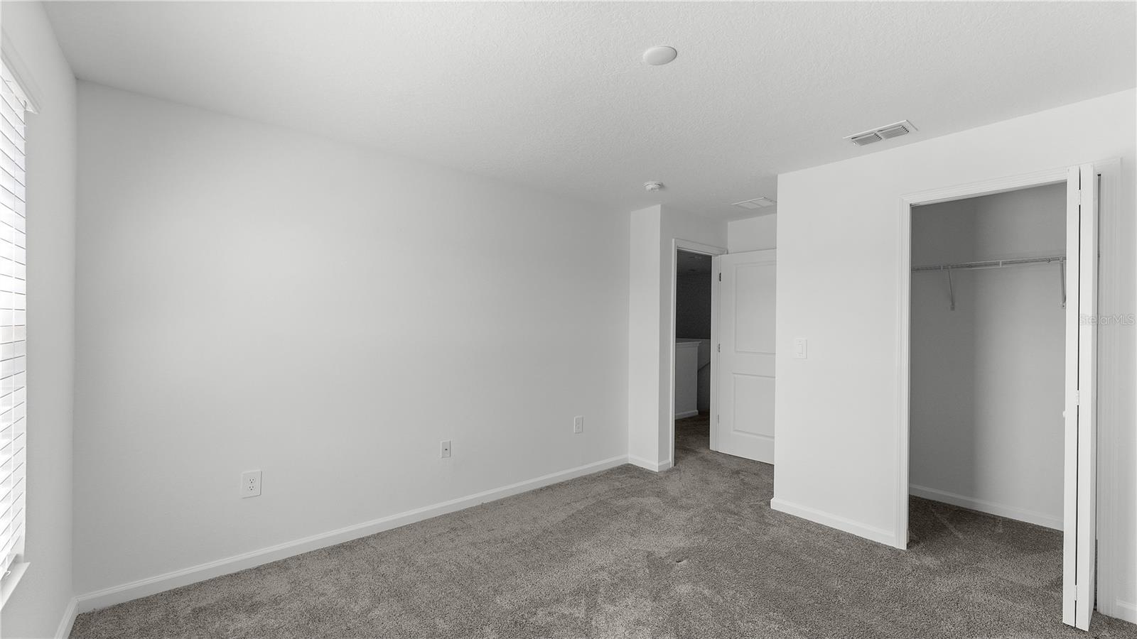 Image 34 of 44 For 13946 Title Way