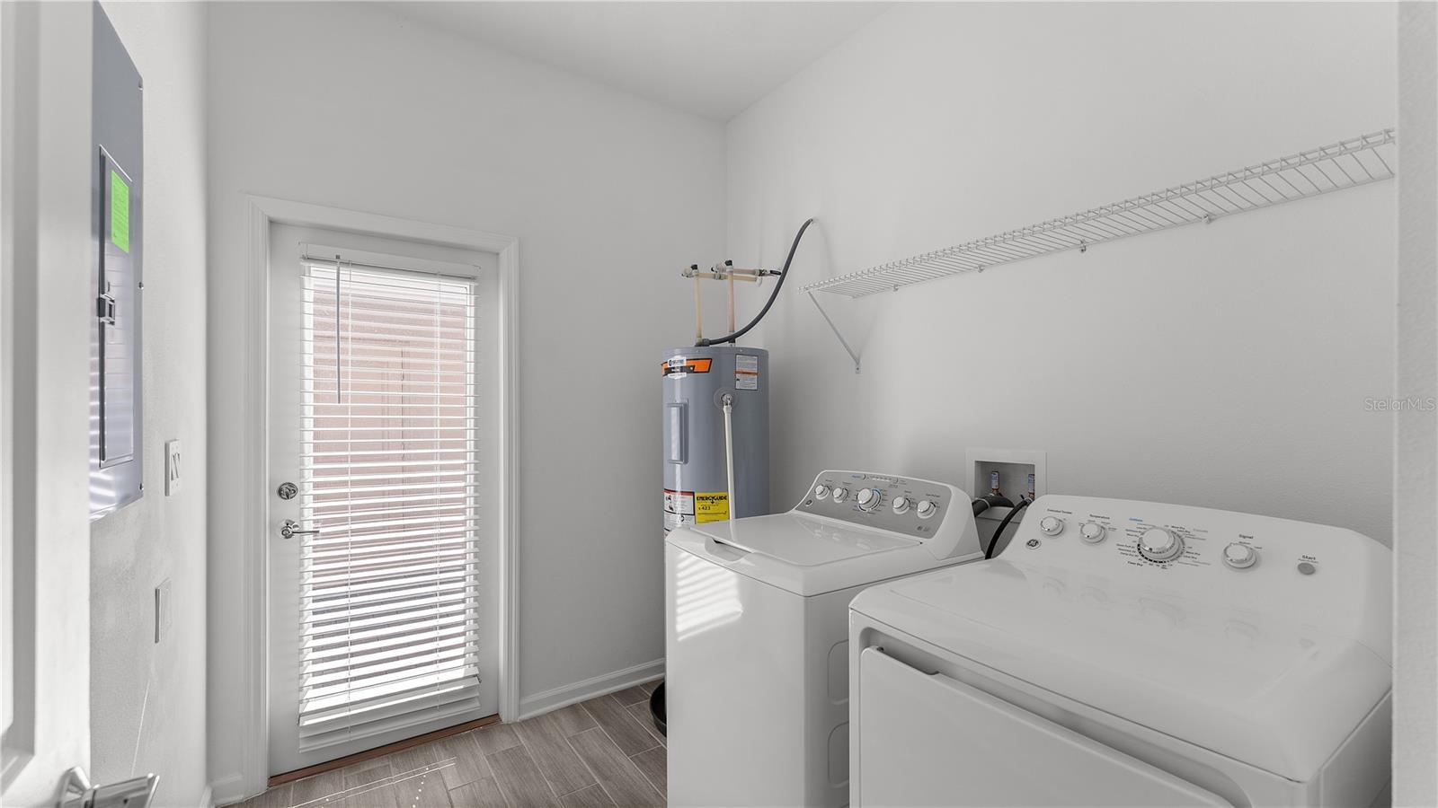 Image 35 of 44 For 13946 Title Way