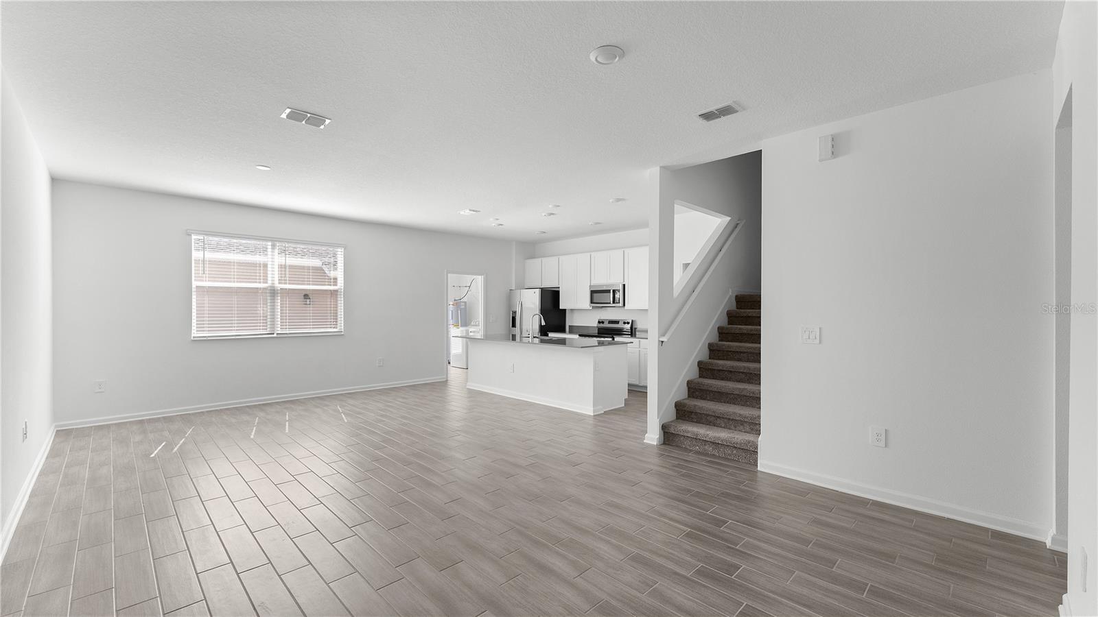 Image 8 of 44 For 13946 Title Way