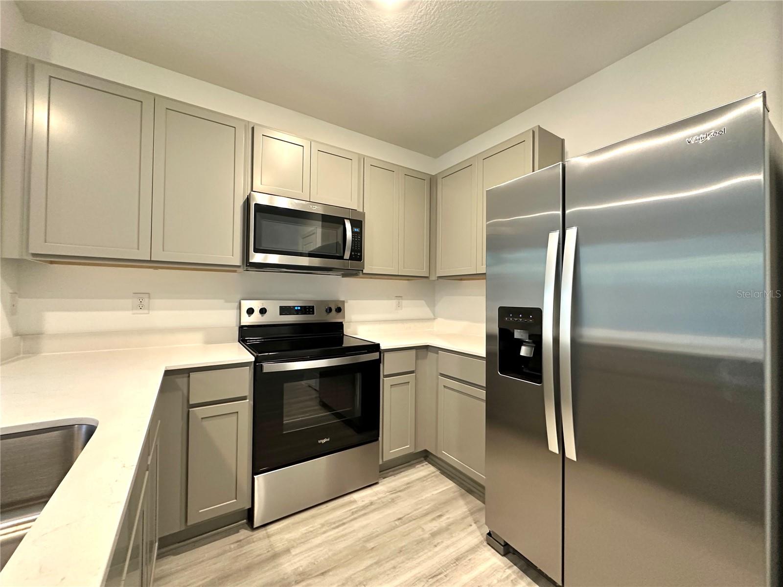 Image 2 of 25 For 2933 Canary Avenue