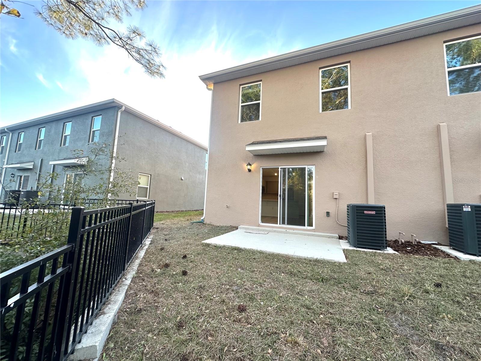 Image 22 of 25 For 2933 Canary Avenue