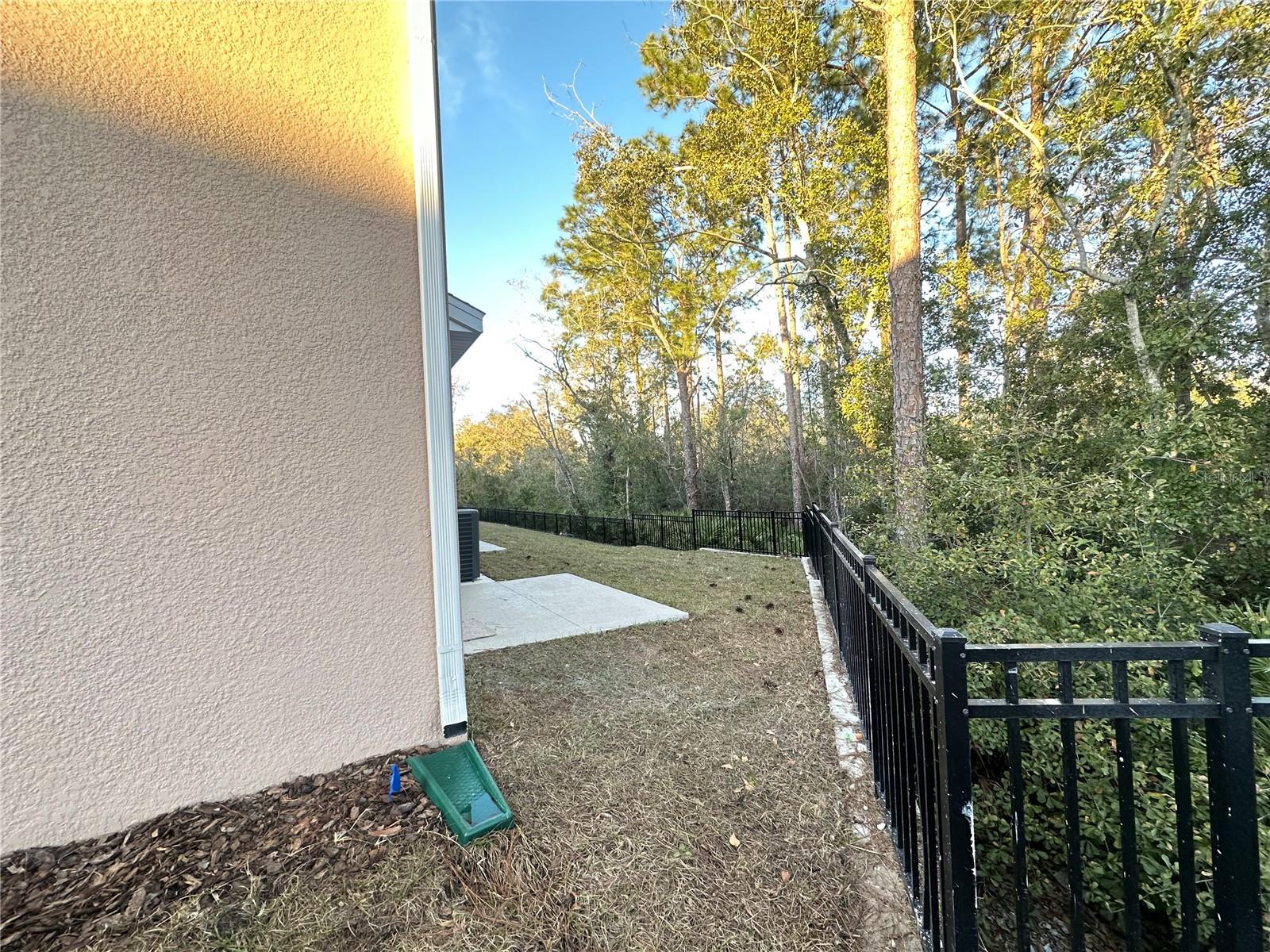 Image 24 of 25 For 2933 Canary Avenue