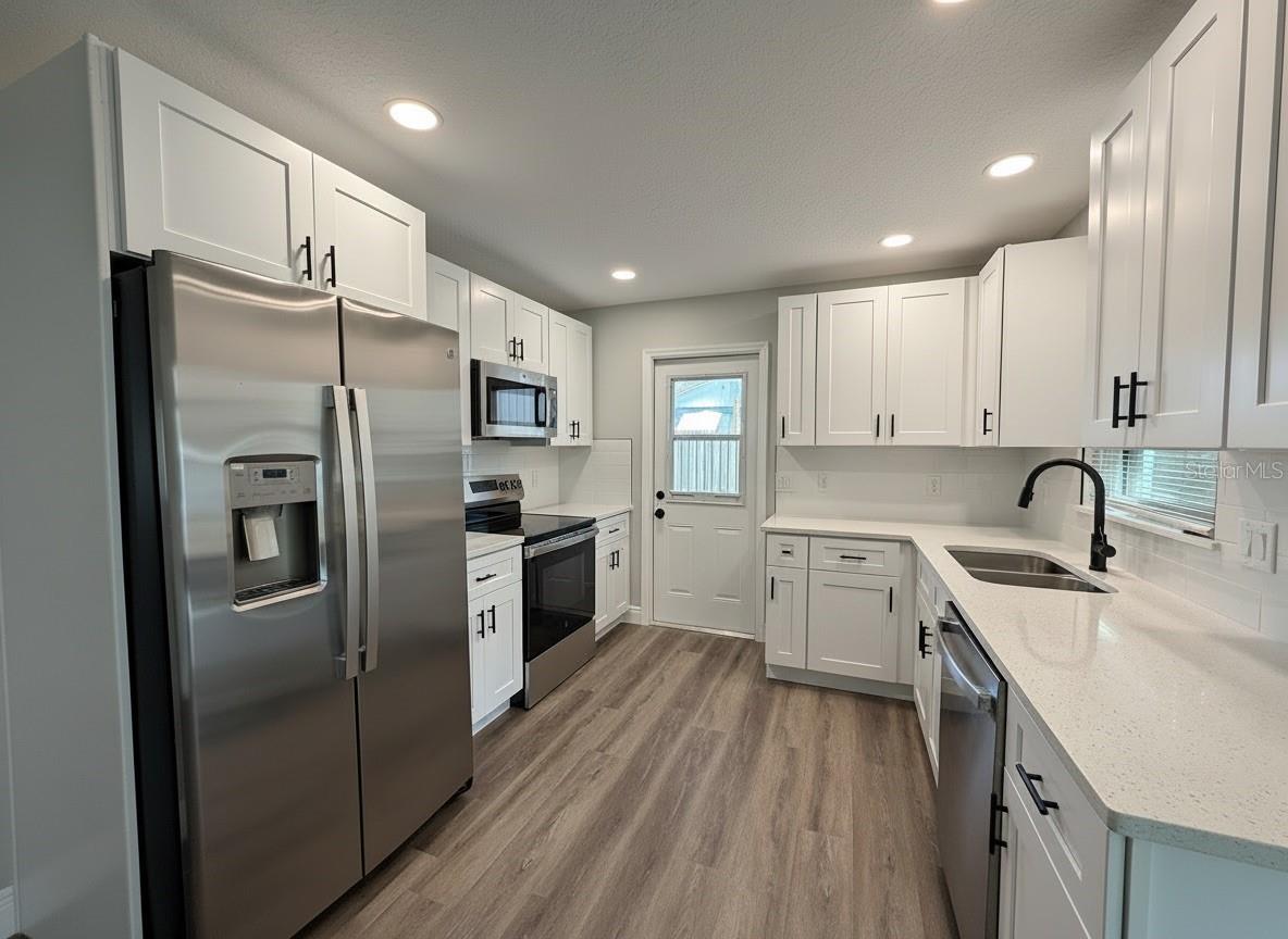 Image 12 of 31 For 1507 Lake View Avenue