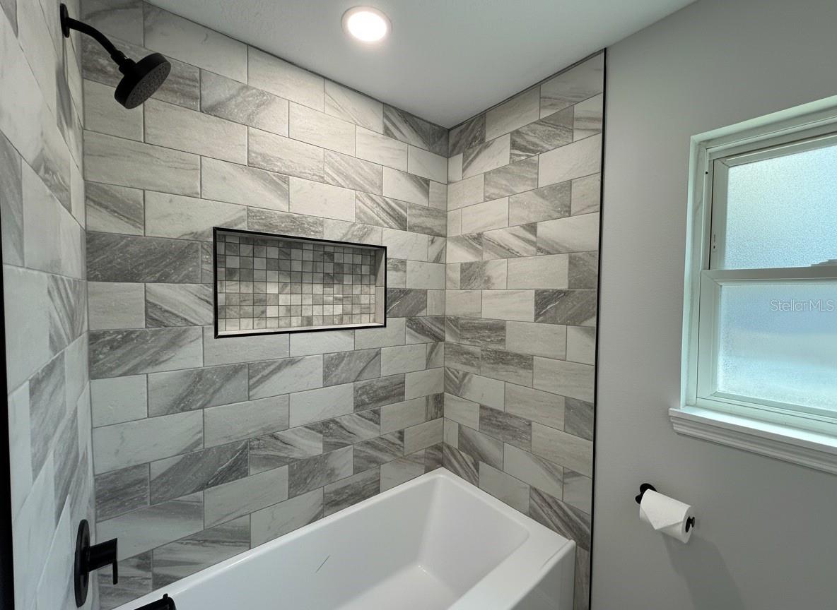 Image 18 of 31 For 1507 Lake View Avenue