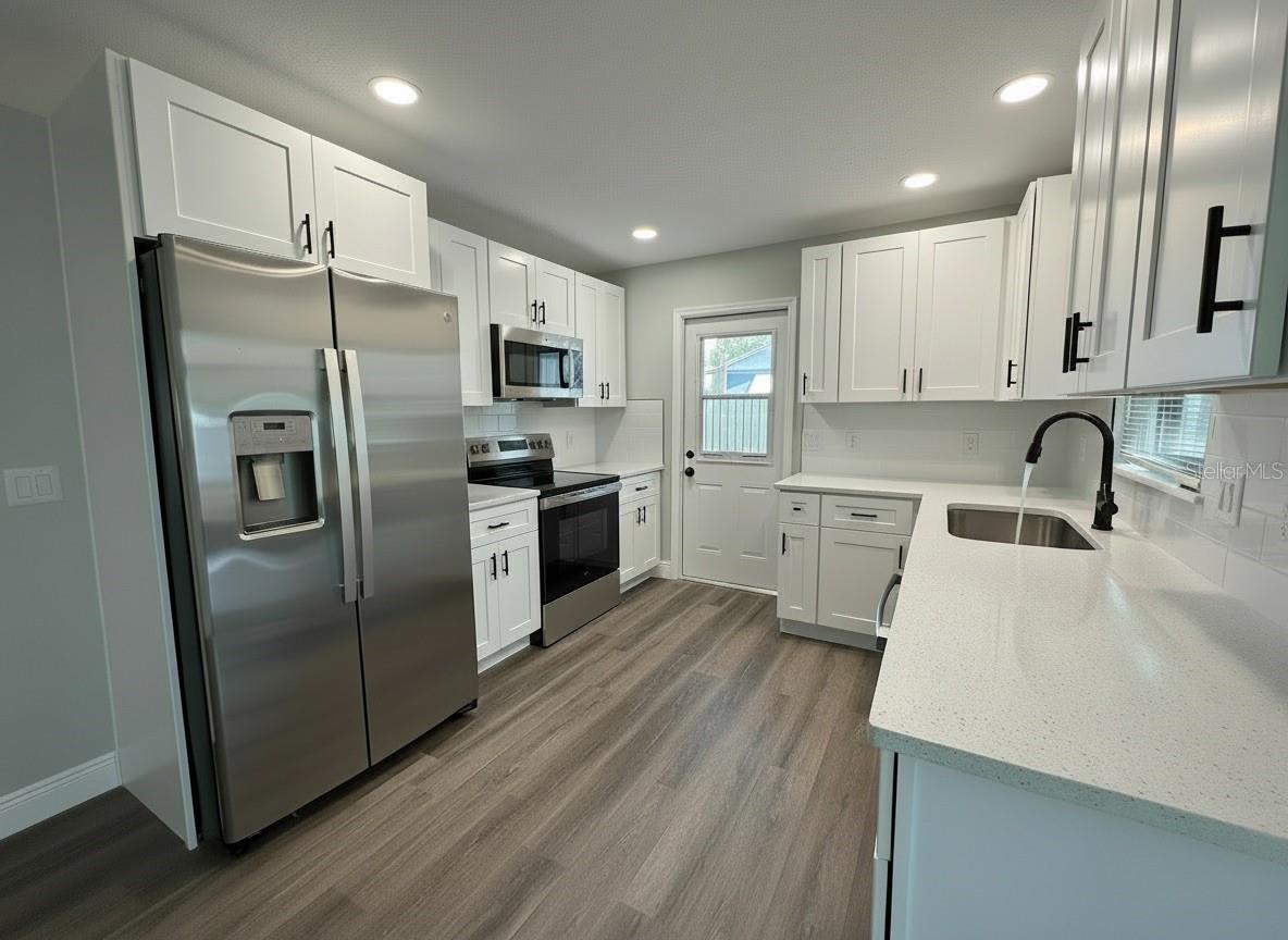 Image 2 of 31 For 1507 Lake View Avenue