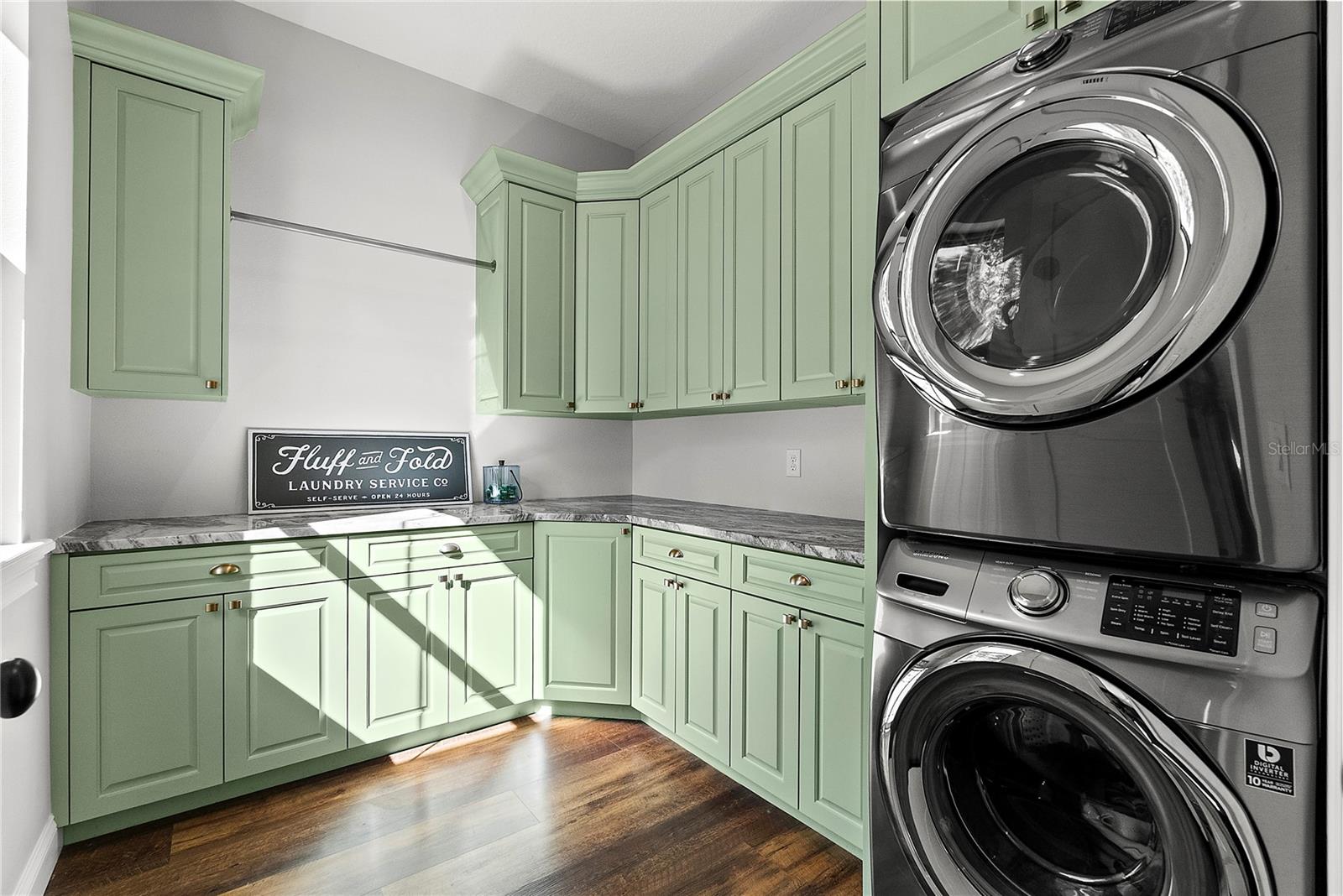 Image 33 of 58 For 504 Yellow Submarine Court