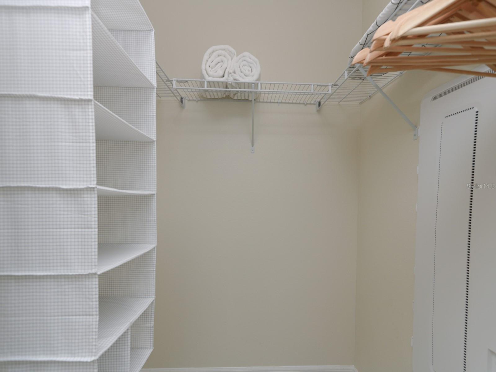 Image 18 of 36 For 3151 Paradox Circle 104