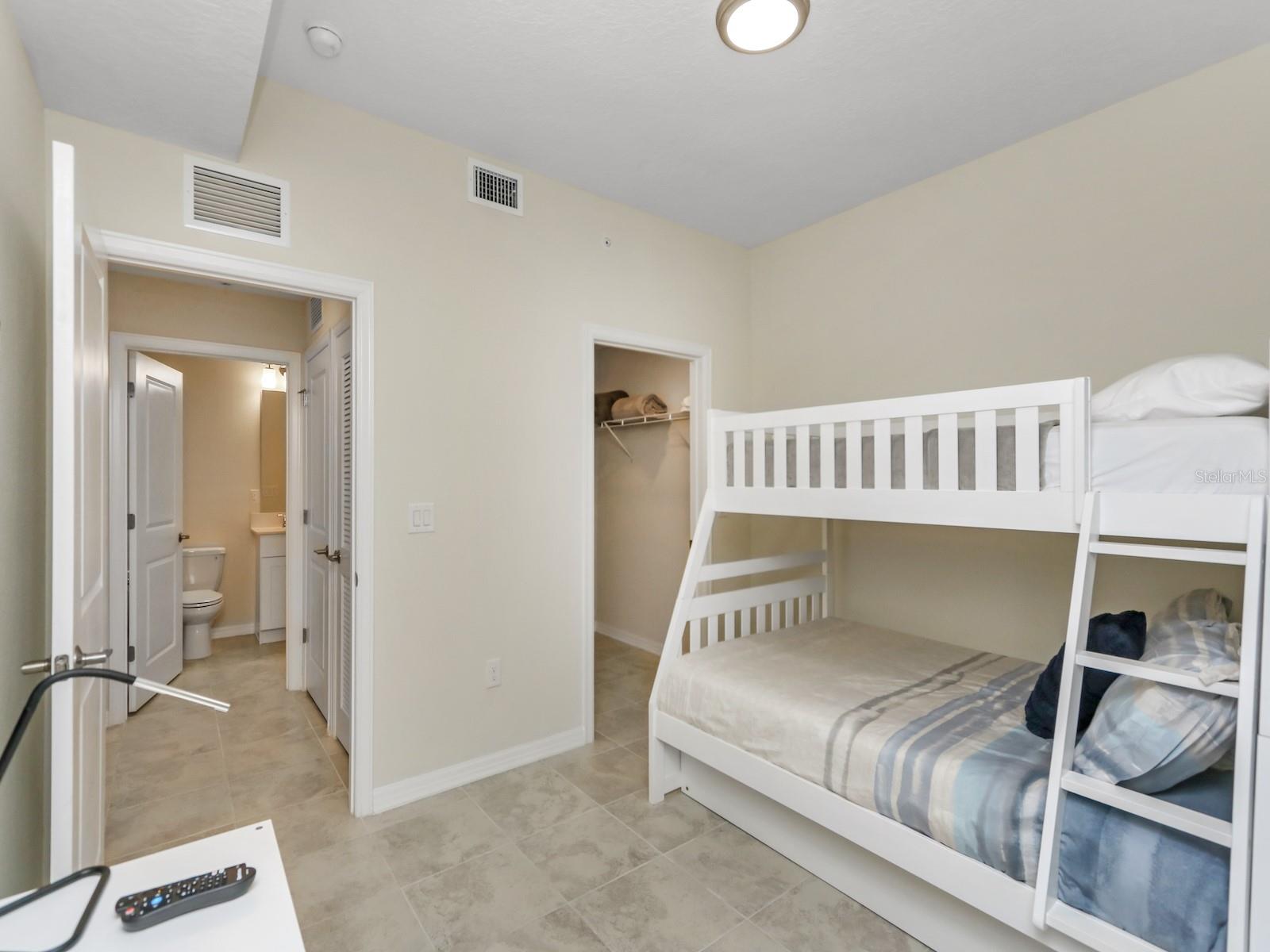 Image 25 of 36 For 3151 Paradox Circle 104