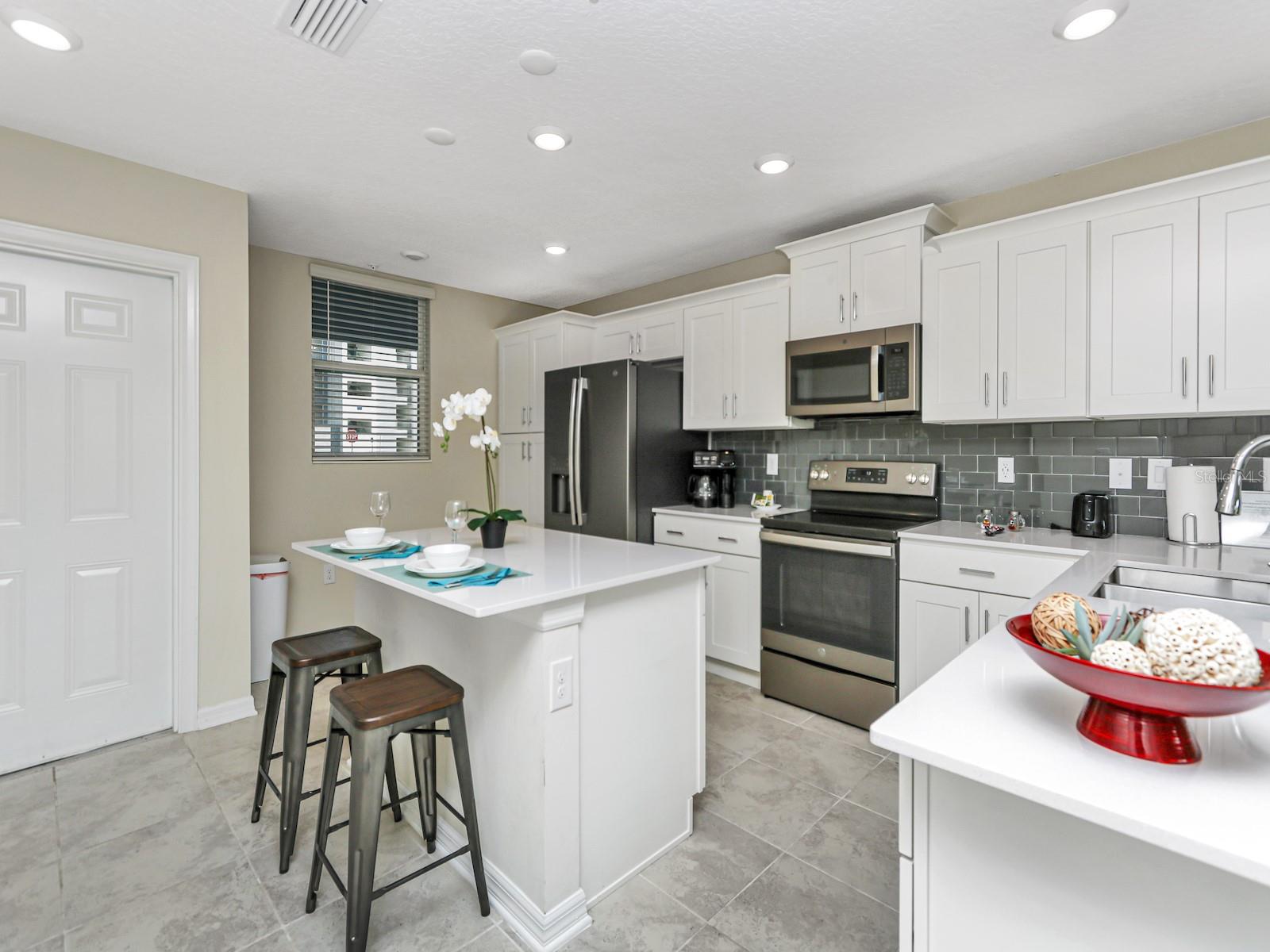 Image 7 of 36 For 3151 Paradox Circle 104